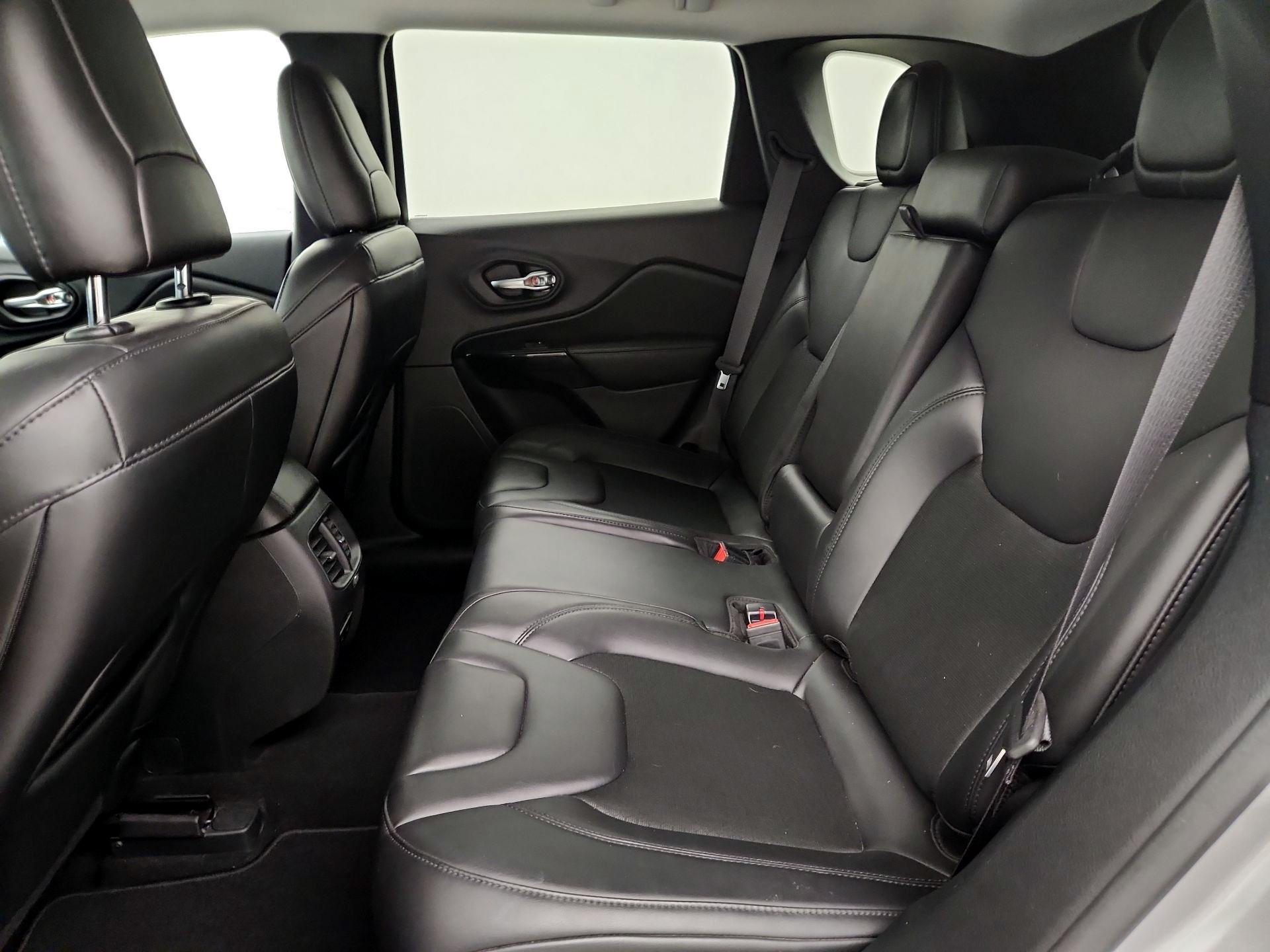 Thumbnail: 2020 Jeep Cherokee - 19