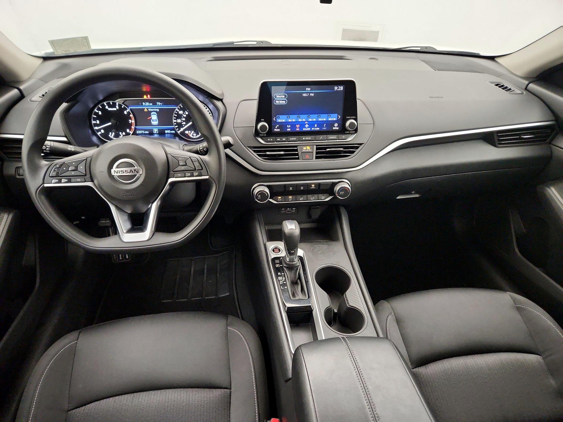Thumbnail: 2020 Nissan Altima - 9