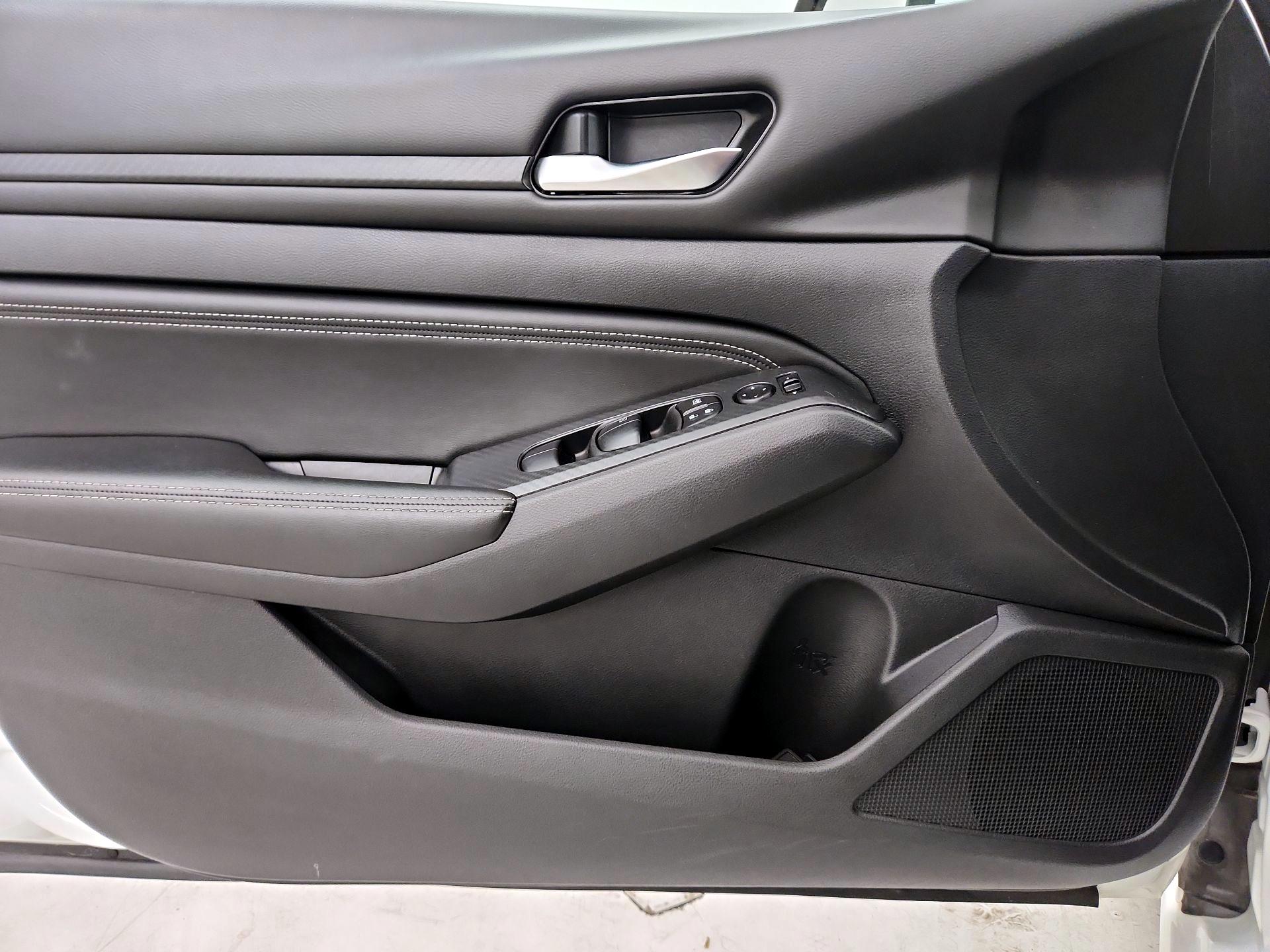 Thumbnail: 2020 Nissan Altima - 12