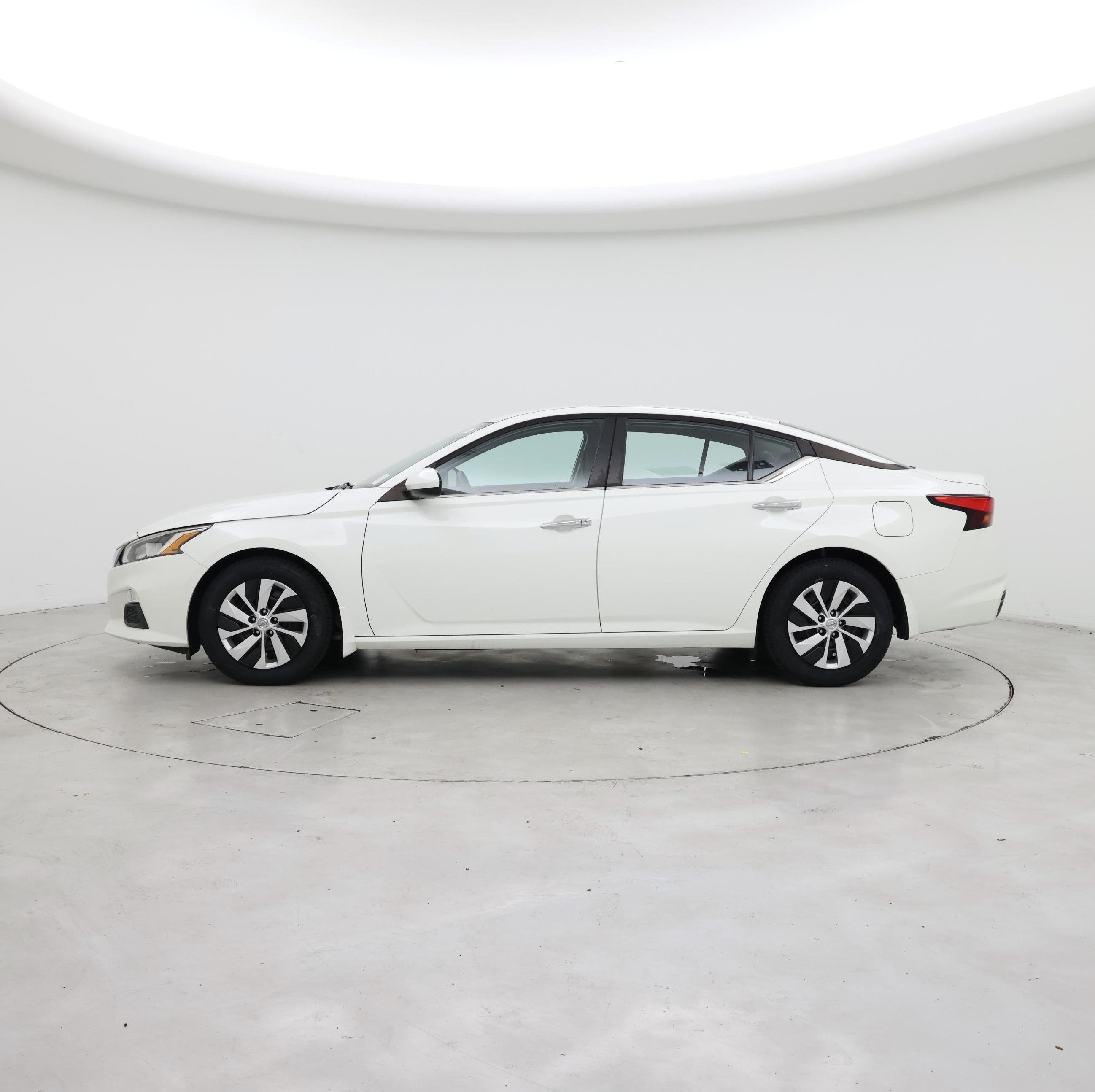 Thumbnail: 2020 Nissan Altima - 3