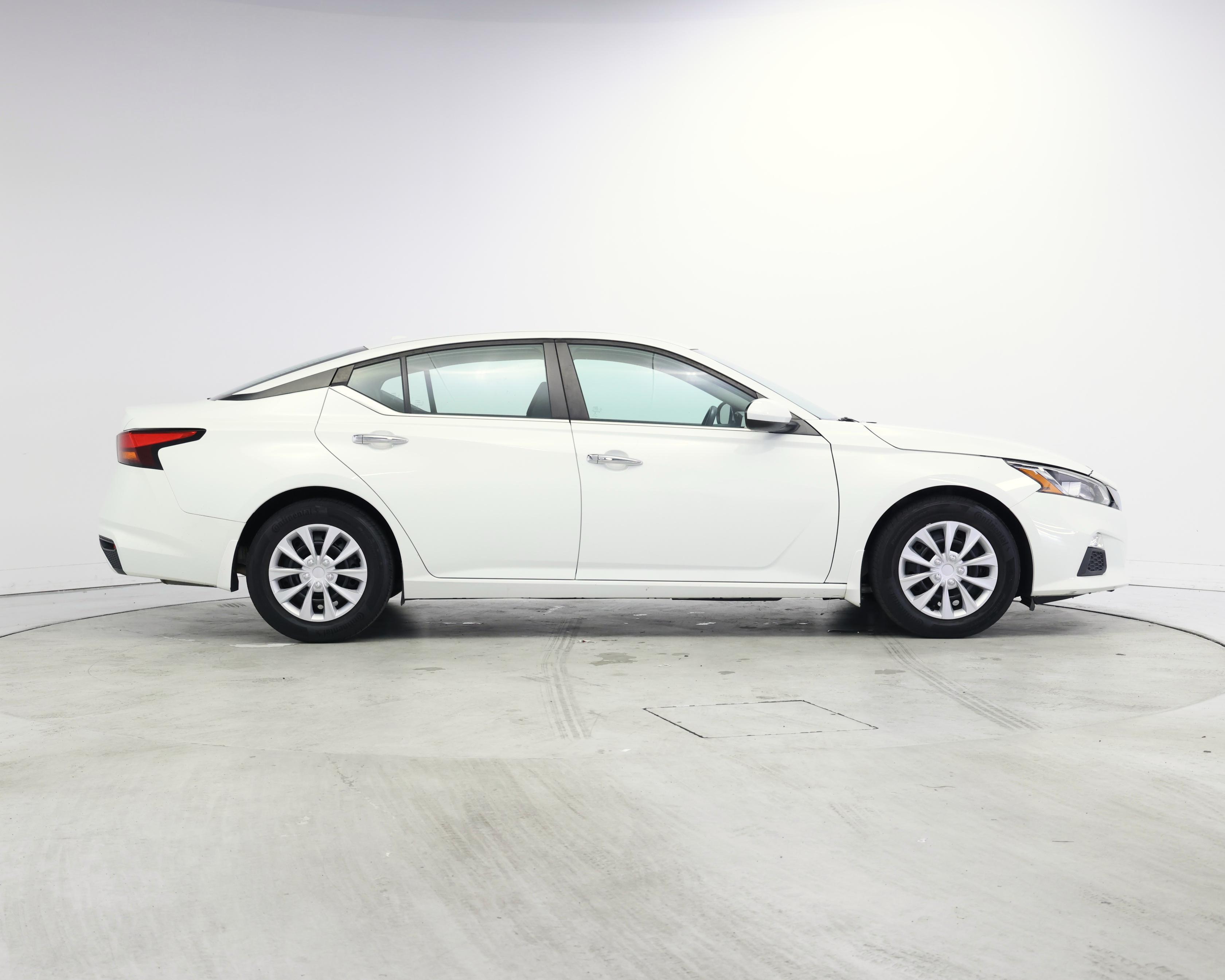 Thumbnail: 2020 Nissan Altima - 7