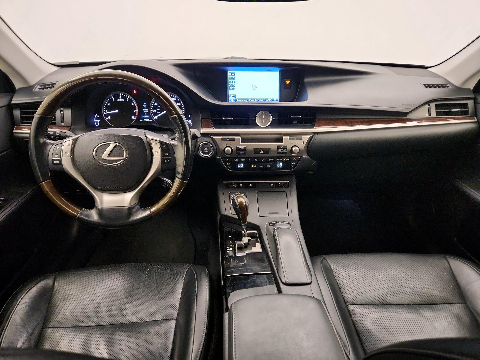 Thumbnail: 2013 Lexus ES - 9