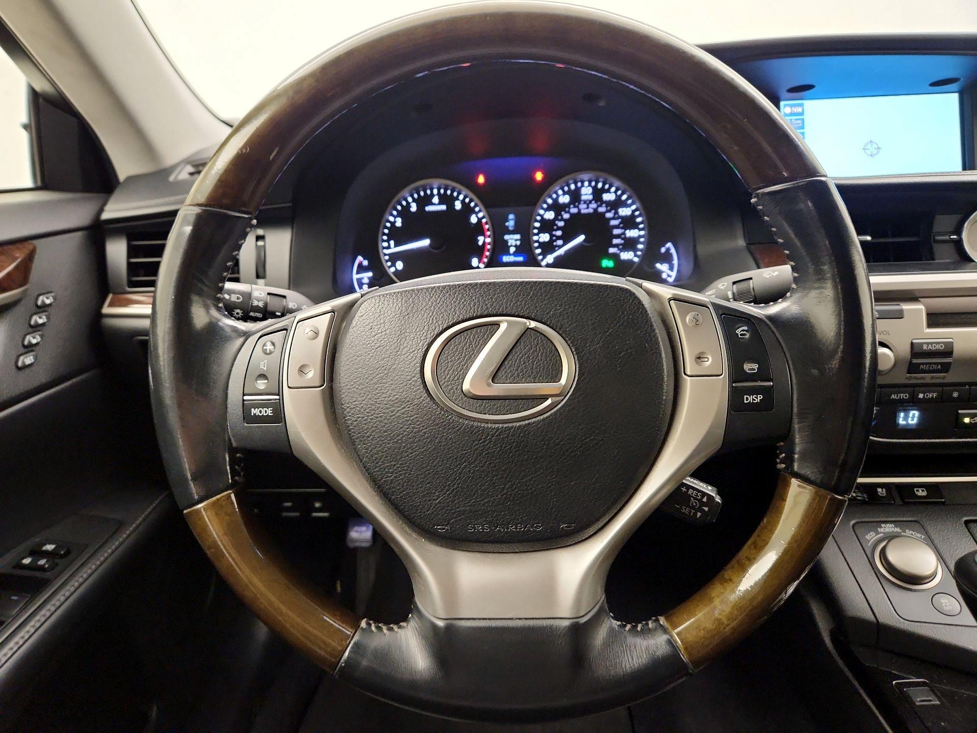 Thumbnail: 2013 Lexus ES - 10