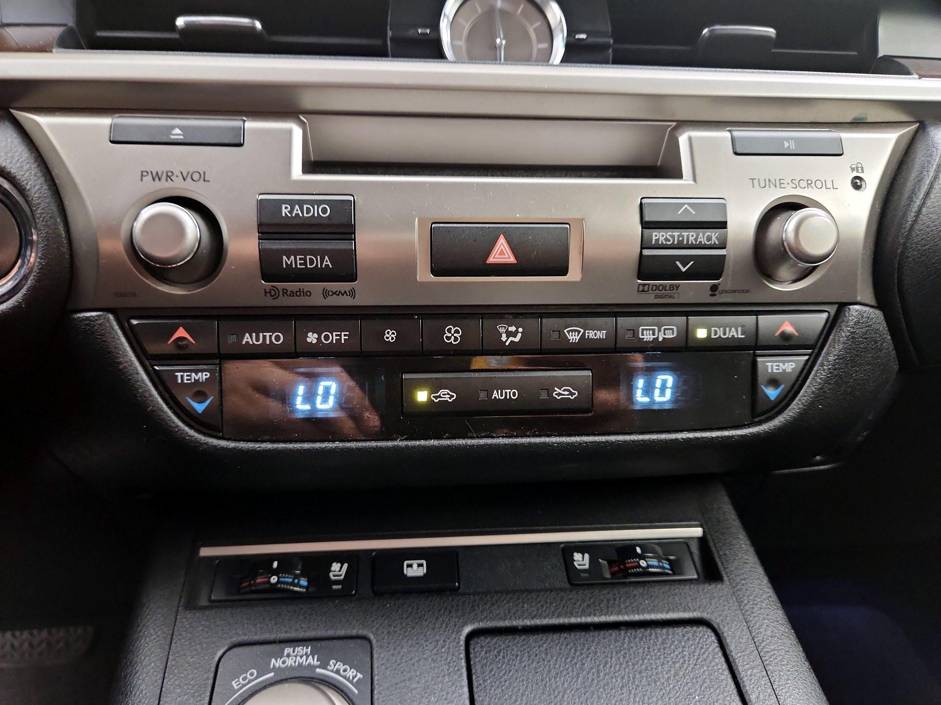 Thumbnail: 2013 Lexus ES - 17