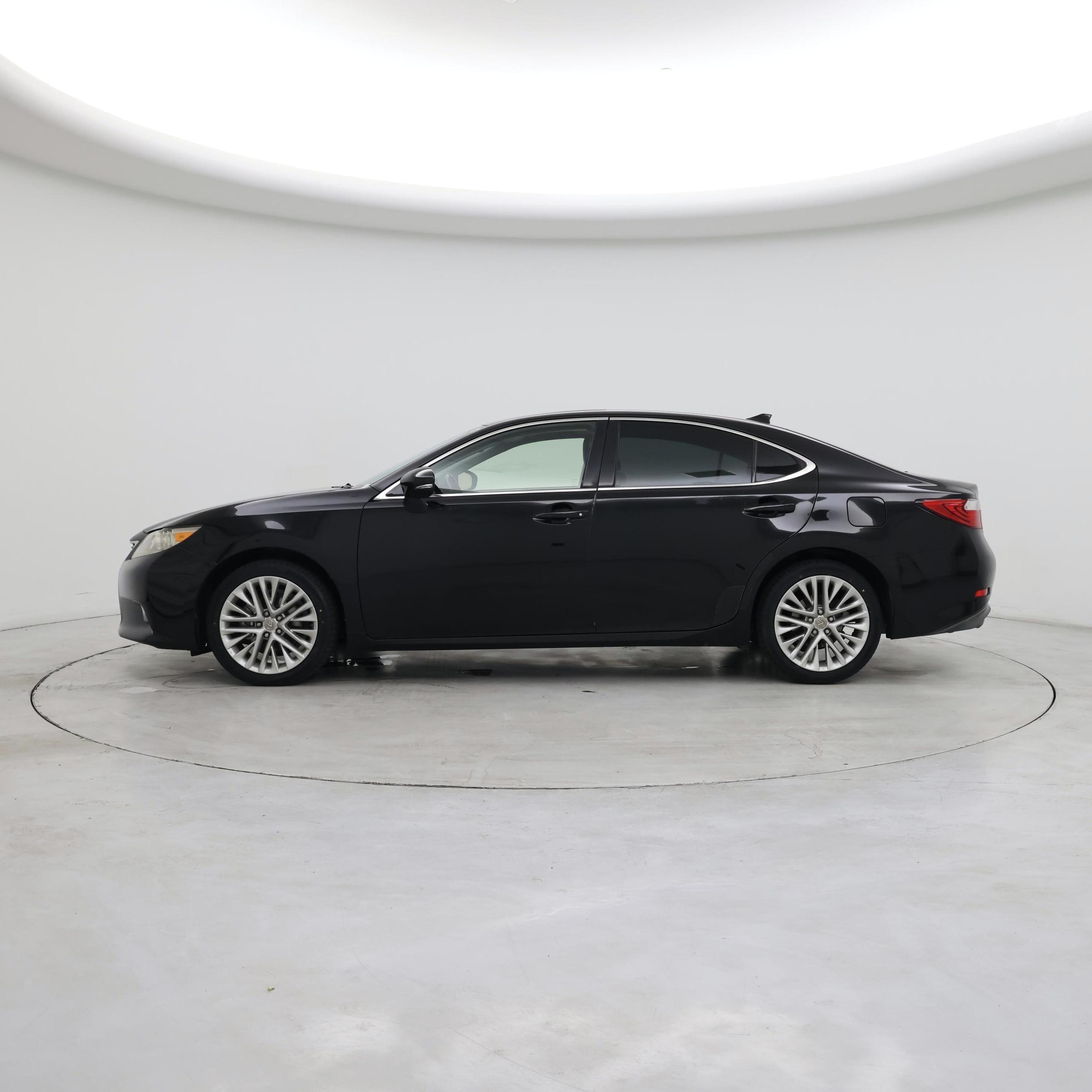 Thumbnail: 2013 Lexus ES - 3