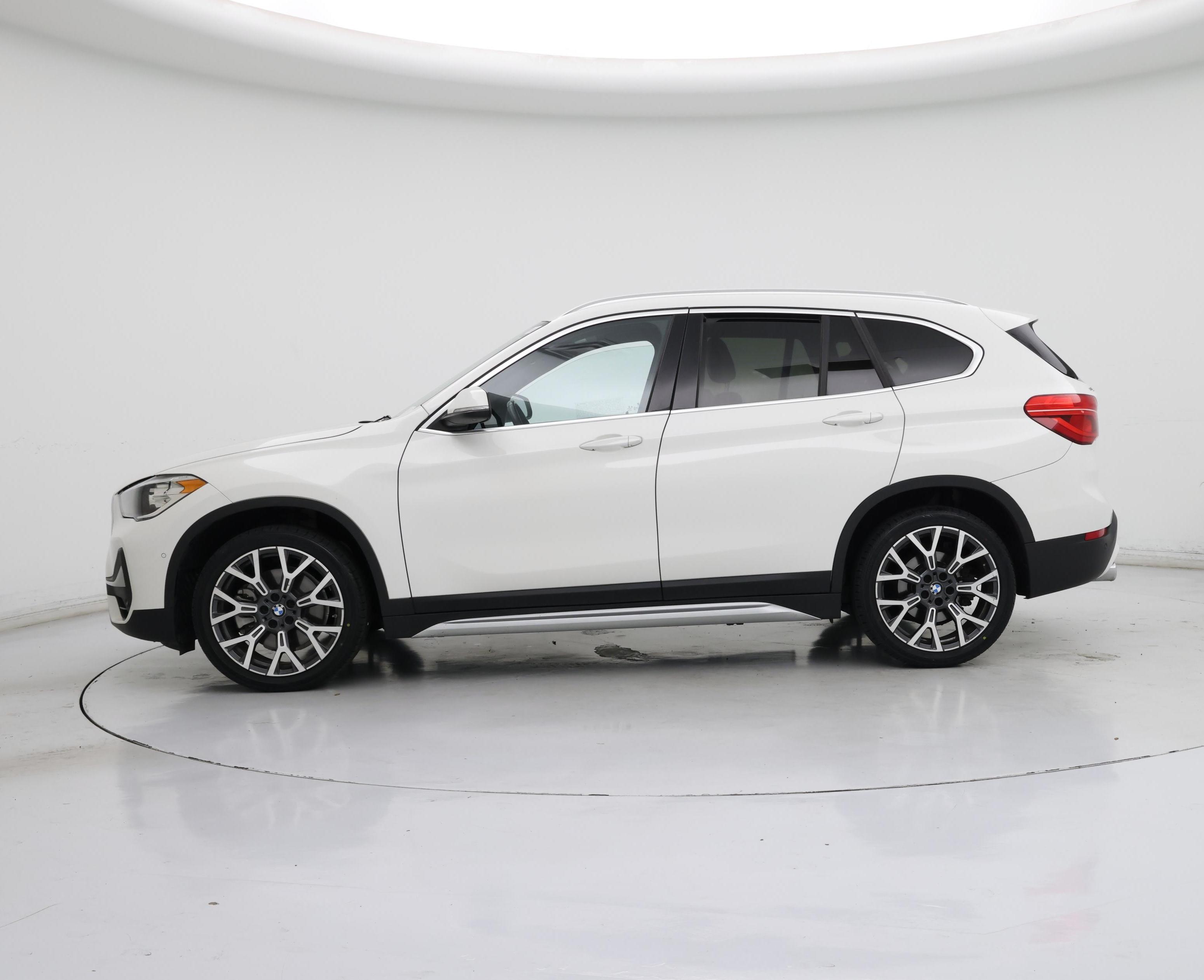 Thumbnail: 2022 BMW X1 - 3