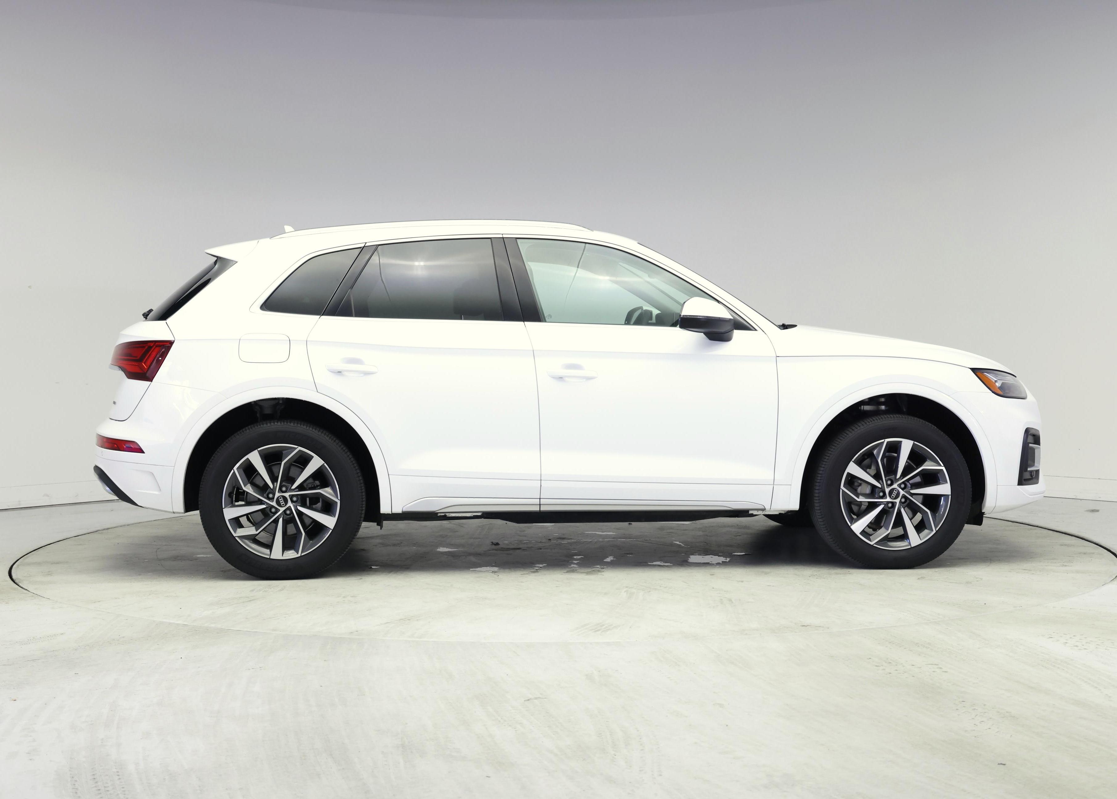 Thumbnail: 2021 Audi Q5 - 7