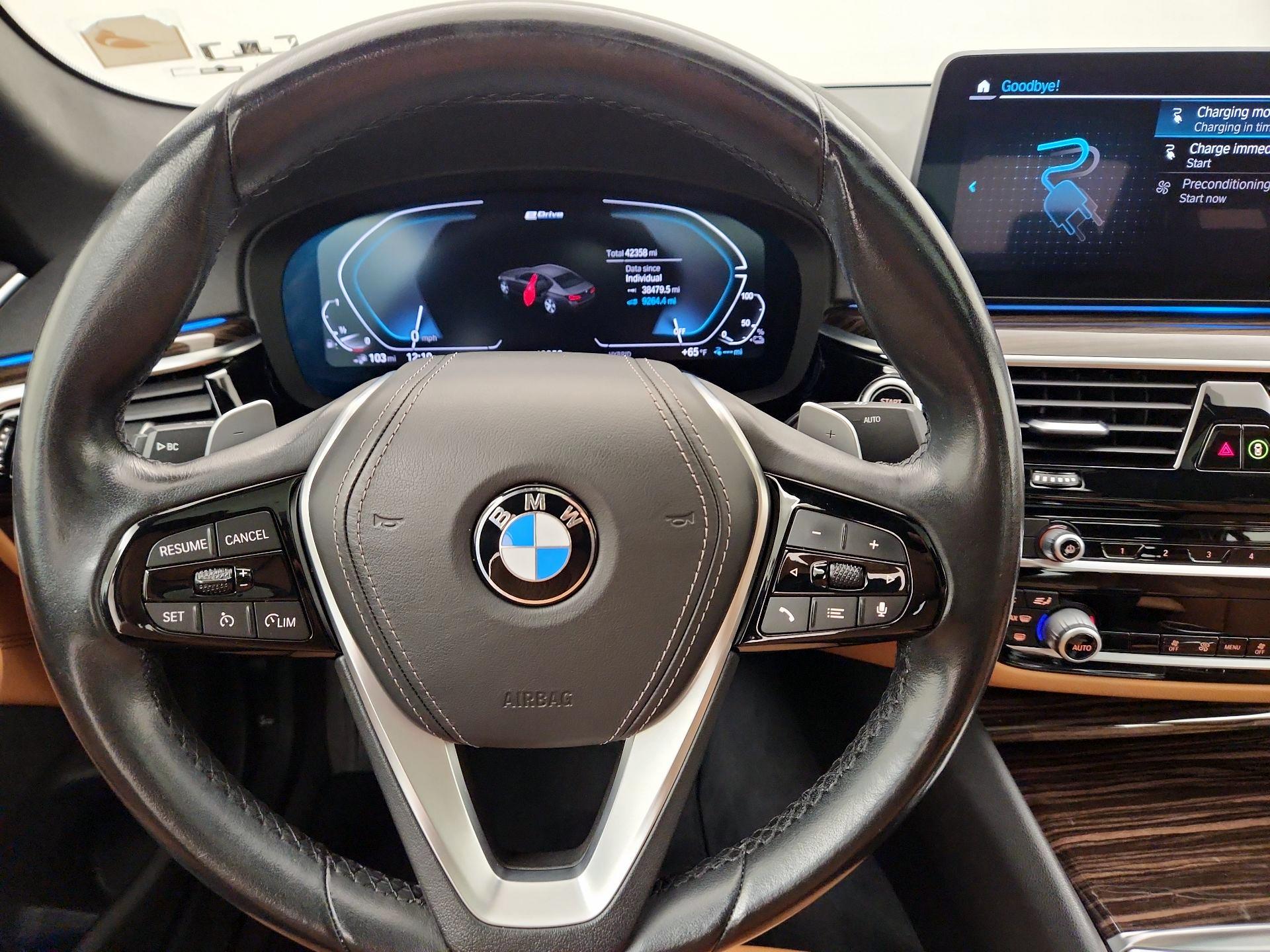 Thumbnail: 2021 BMW 5 Series - 10