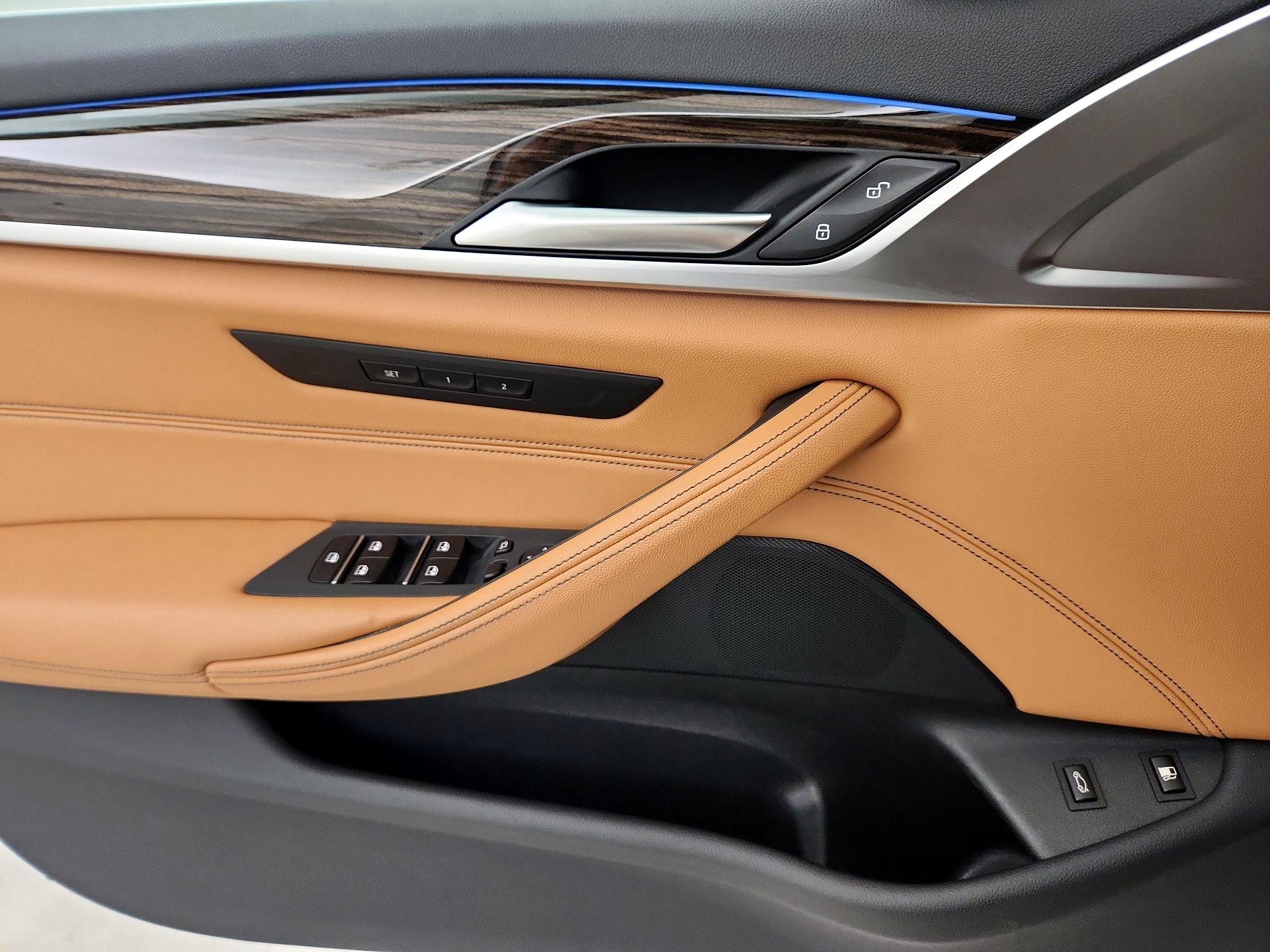 Thumbnail: 2021 BMW 5 Series - 12
