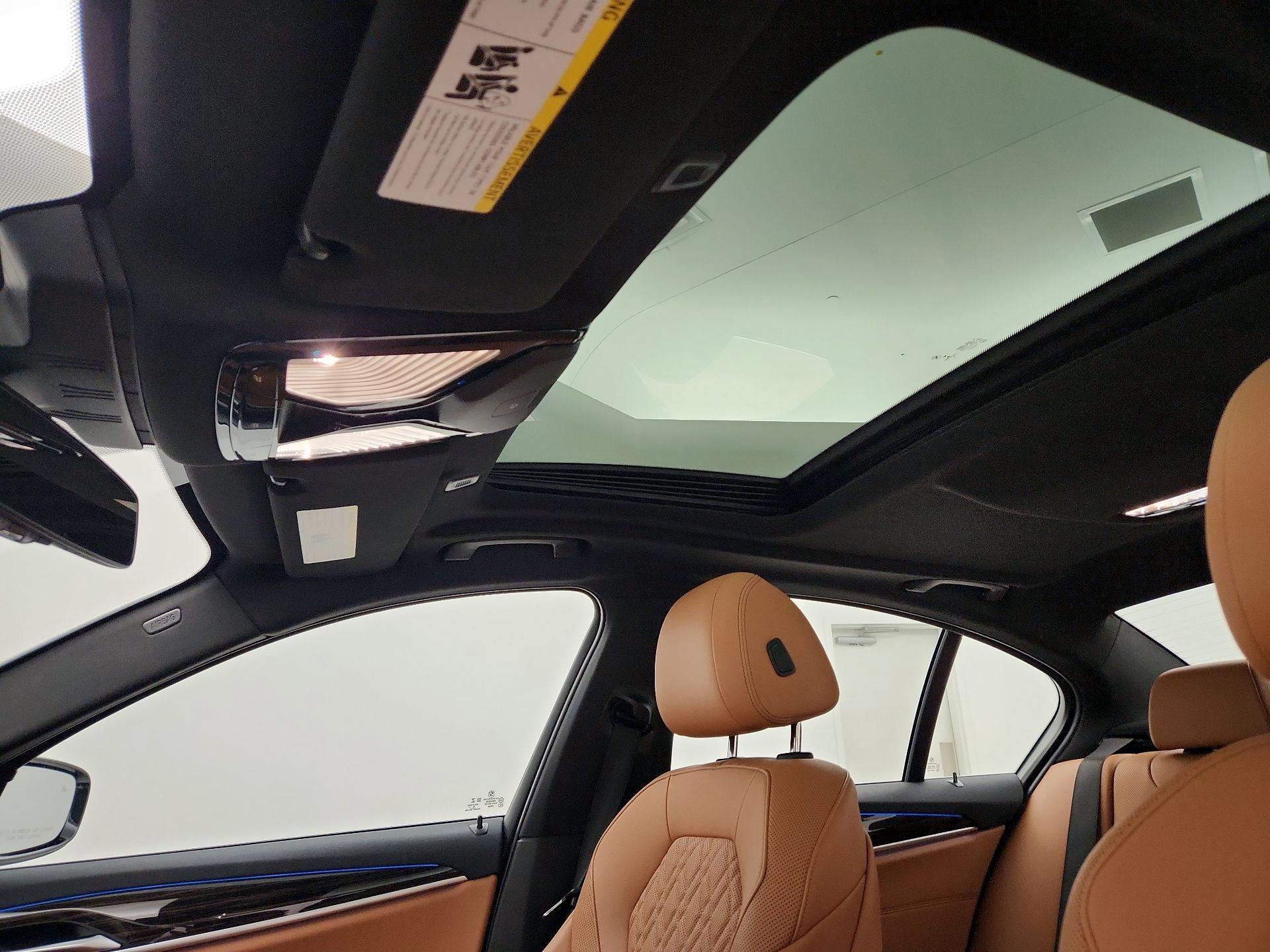 Thumbnail: 2021 BMW 5 Series - 20