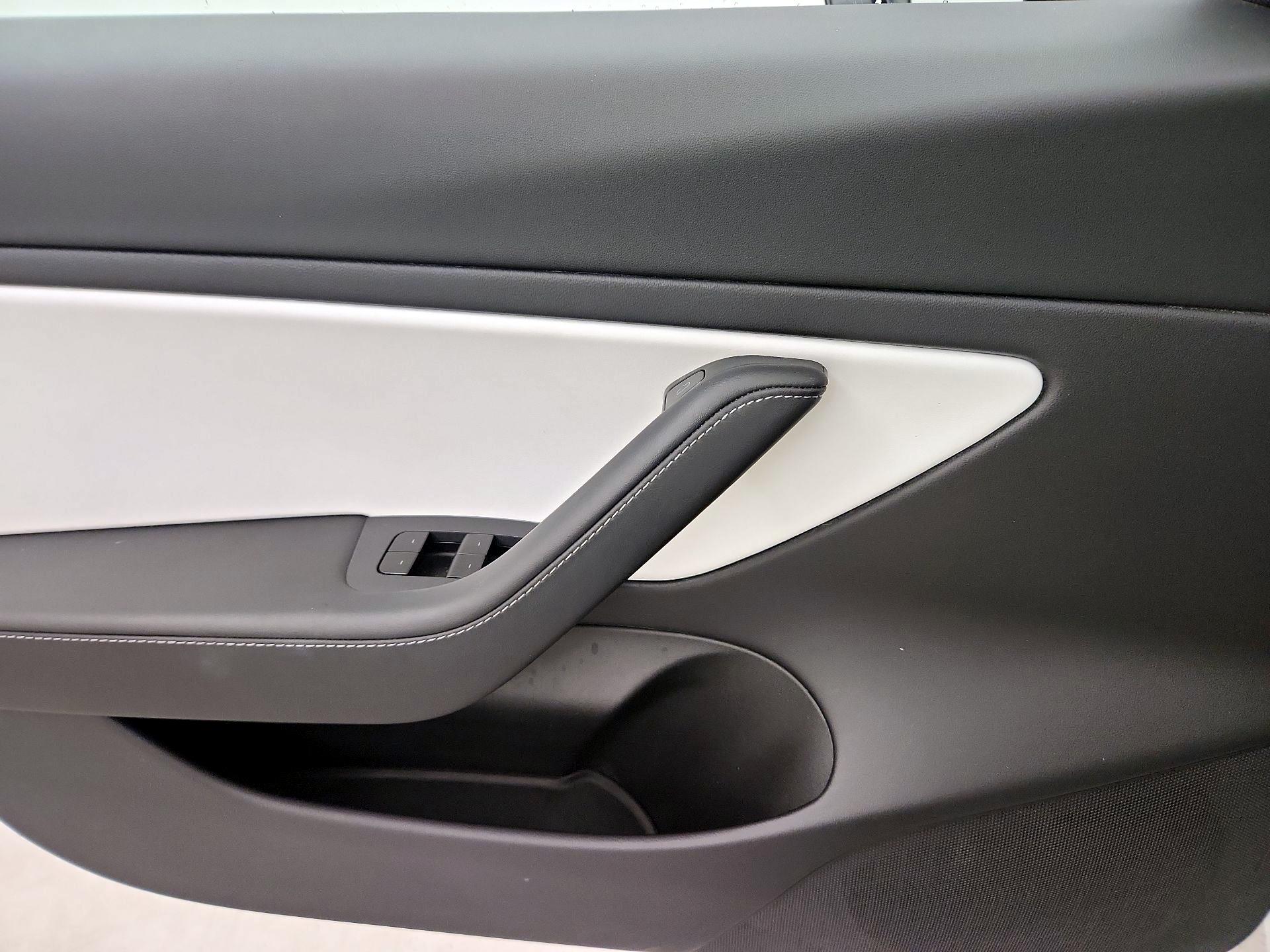 Thumbnail: 2021 Tesla Model 3 - 12
