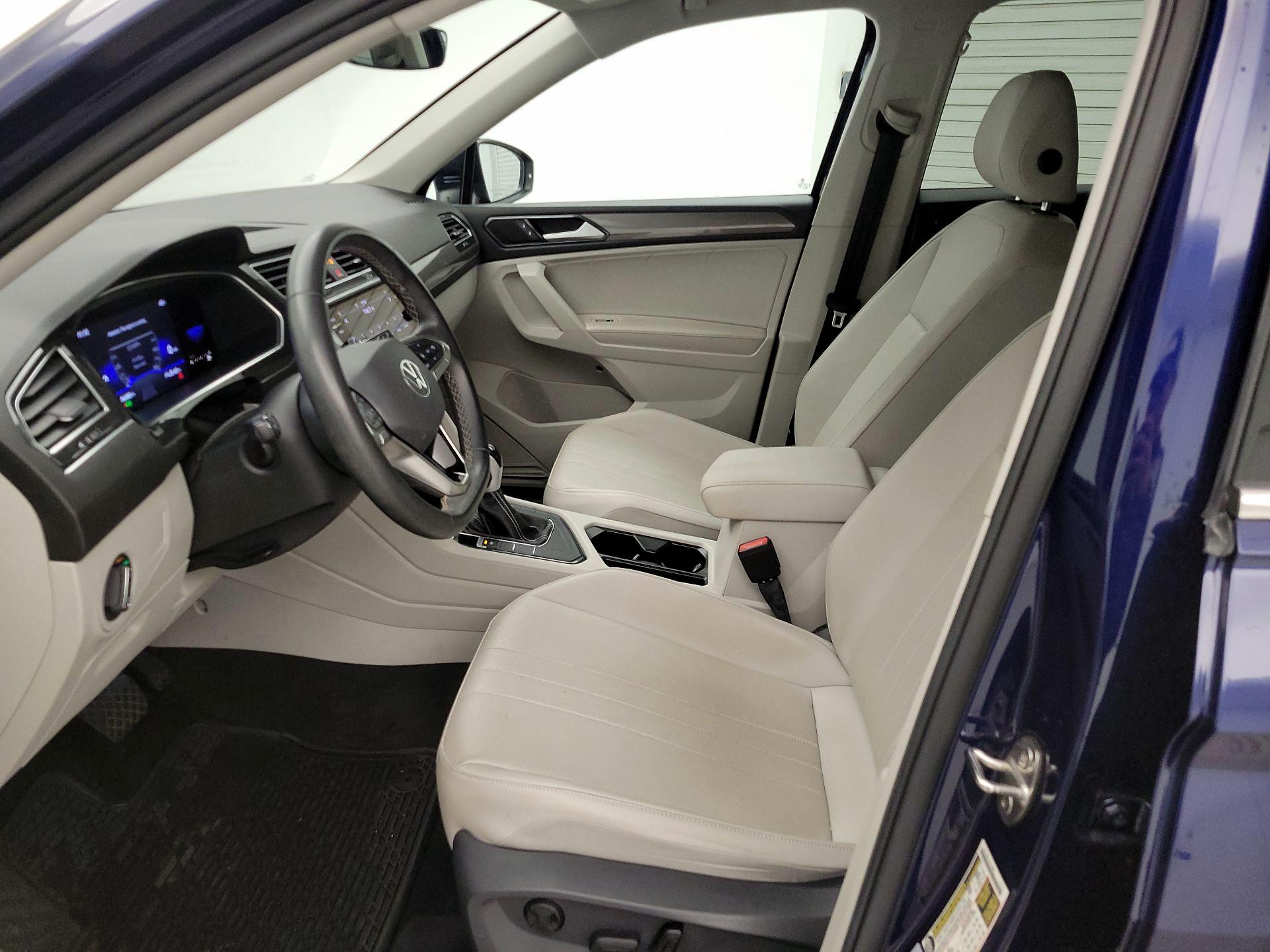 Thumbnail: 2022 Volkswagen Tiguan - 11