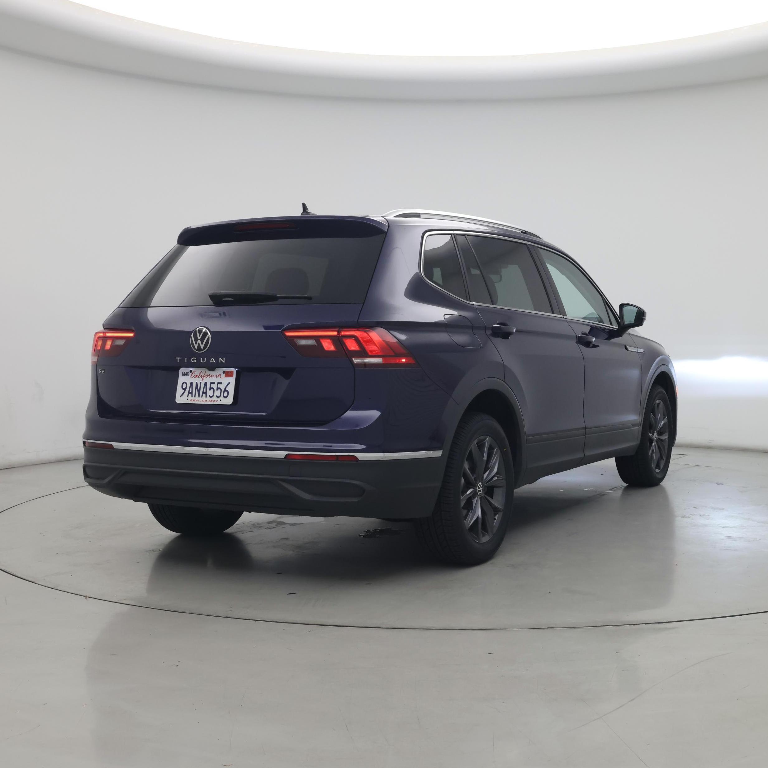 Thumbnail: 2022 Volkswagen Tiguan - 8