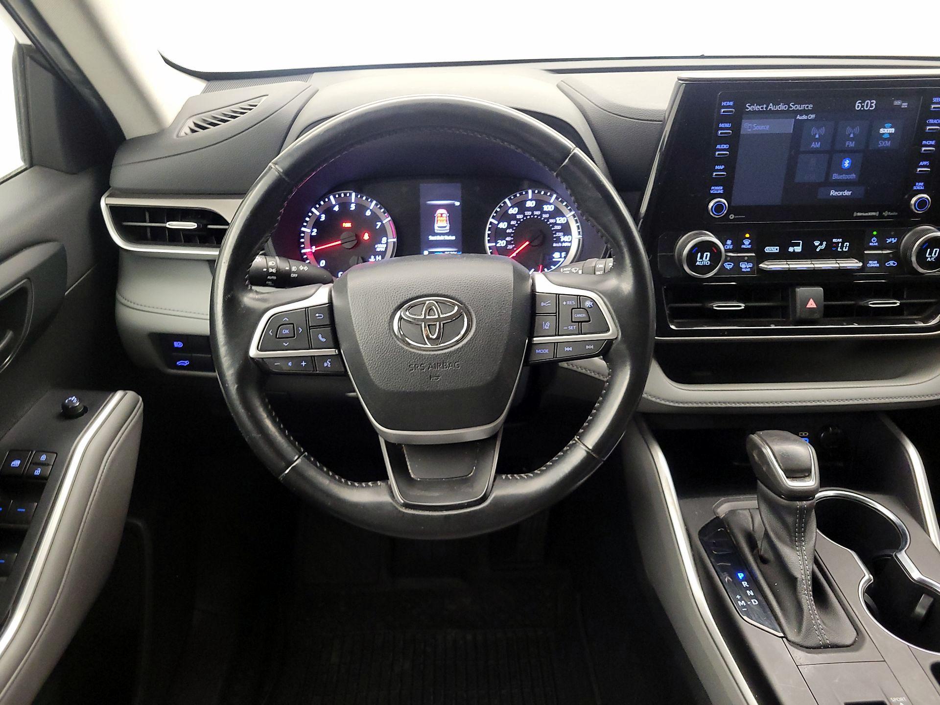 Thumbnail: 2022 Toyota Highlander - 10