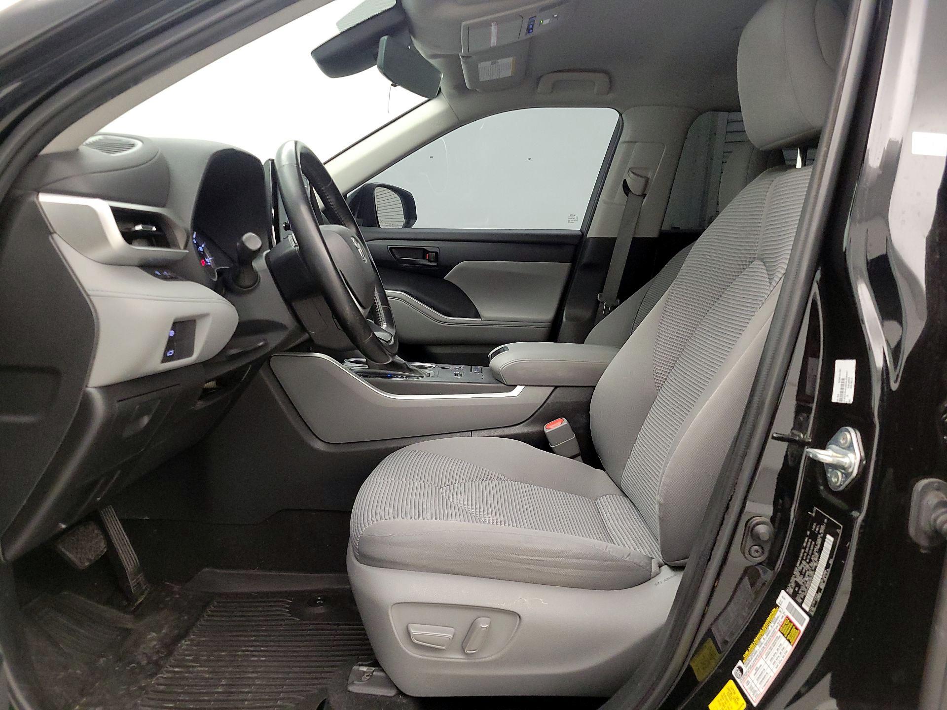 Thumbnail: 2022 Toyota Highlander - 11