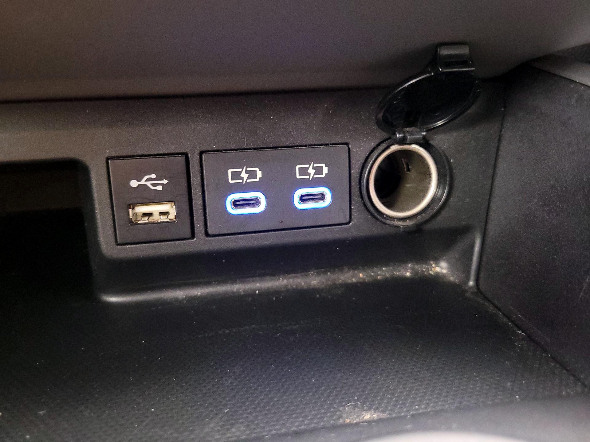 Thumbnail: 2022 Toyota Highlander - 18