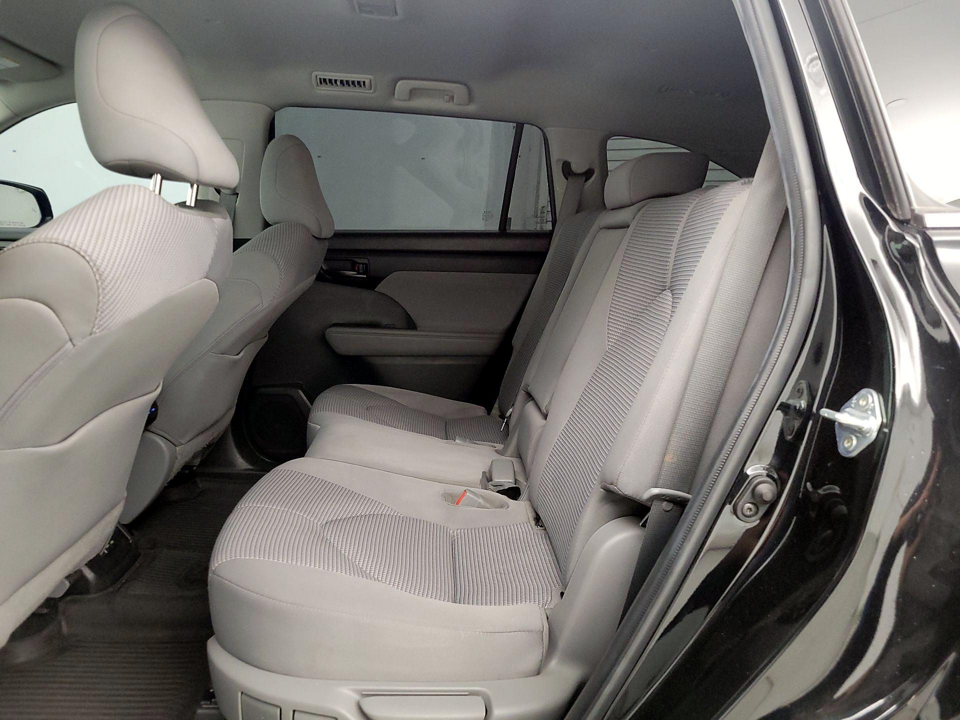 Thumbnail: 2022 Toyota Highlander - 19