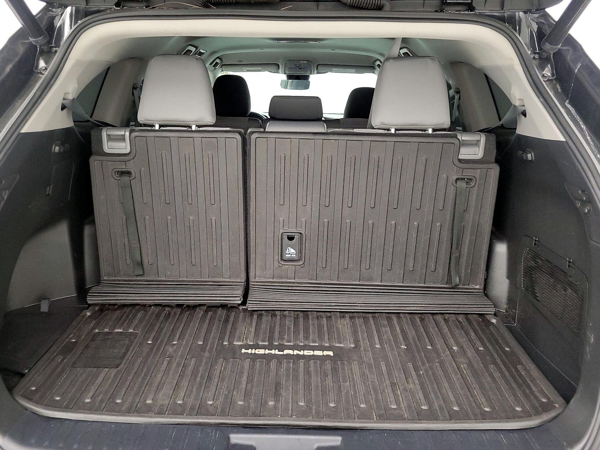 Thumbnail: 2022 Toyota Highlander - 20