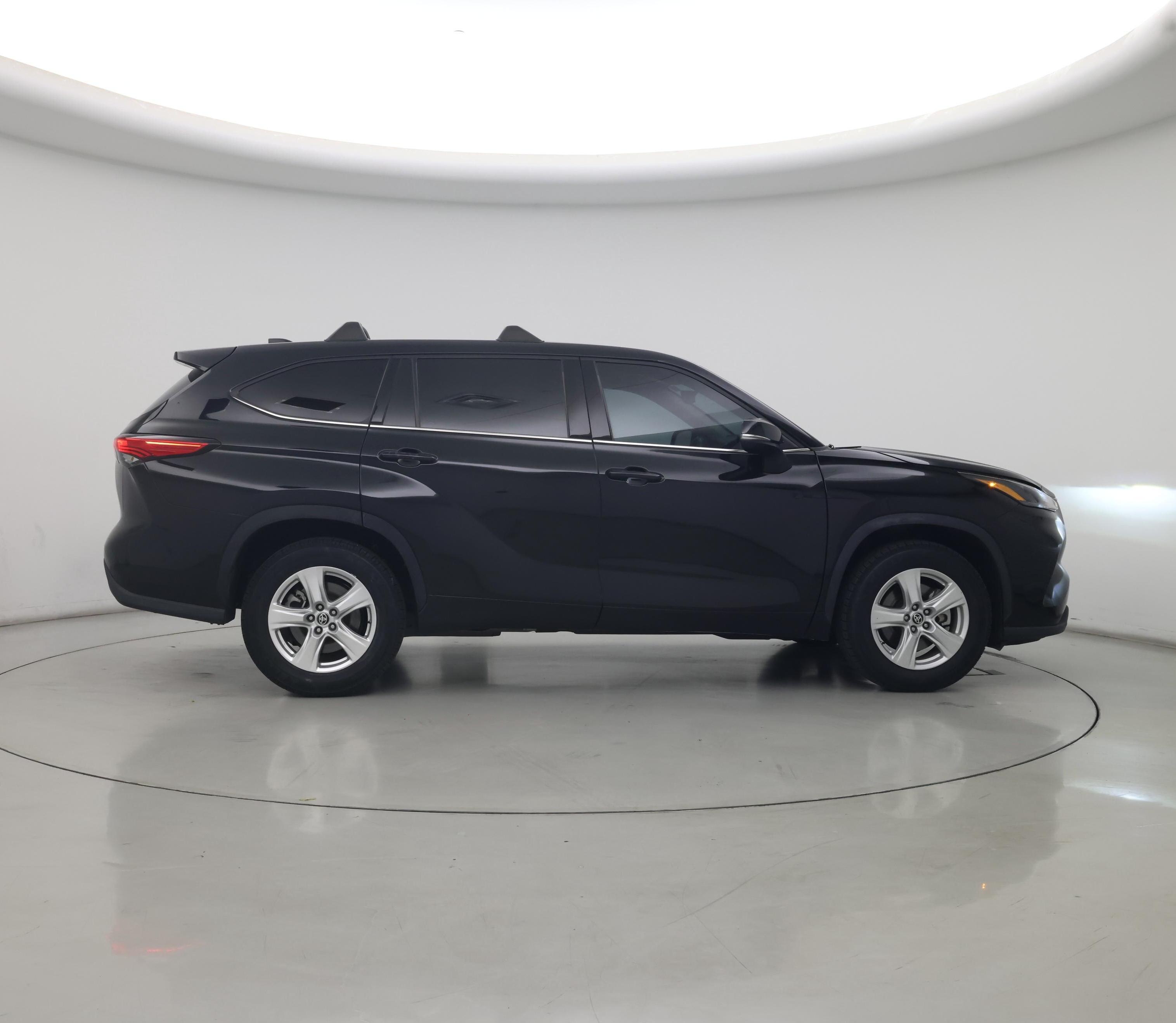 Thumbnail: 2022 Toyota Highlander - 7