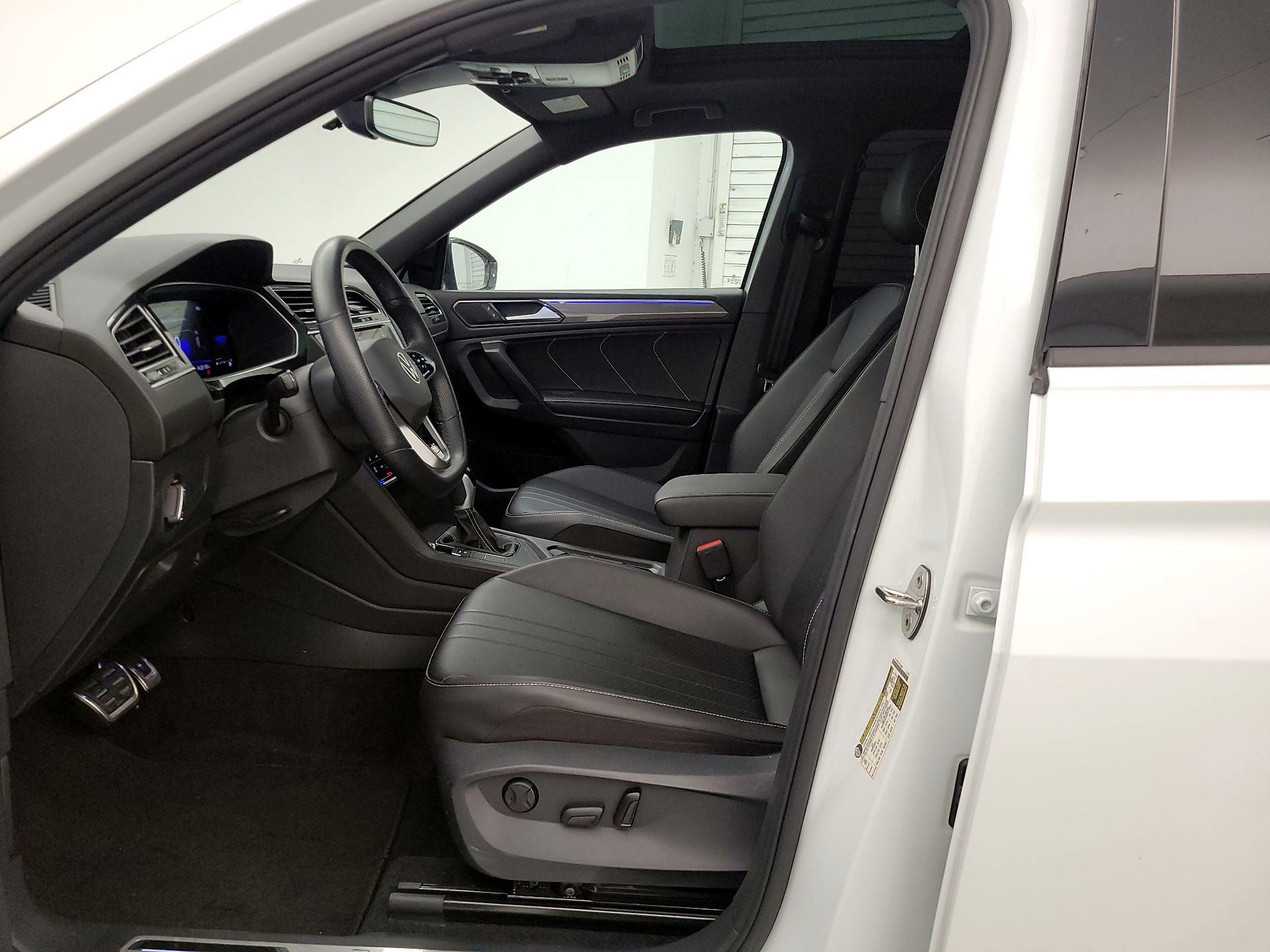 Thumbnail: 2023 Volkswagen Tiguan - 11