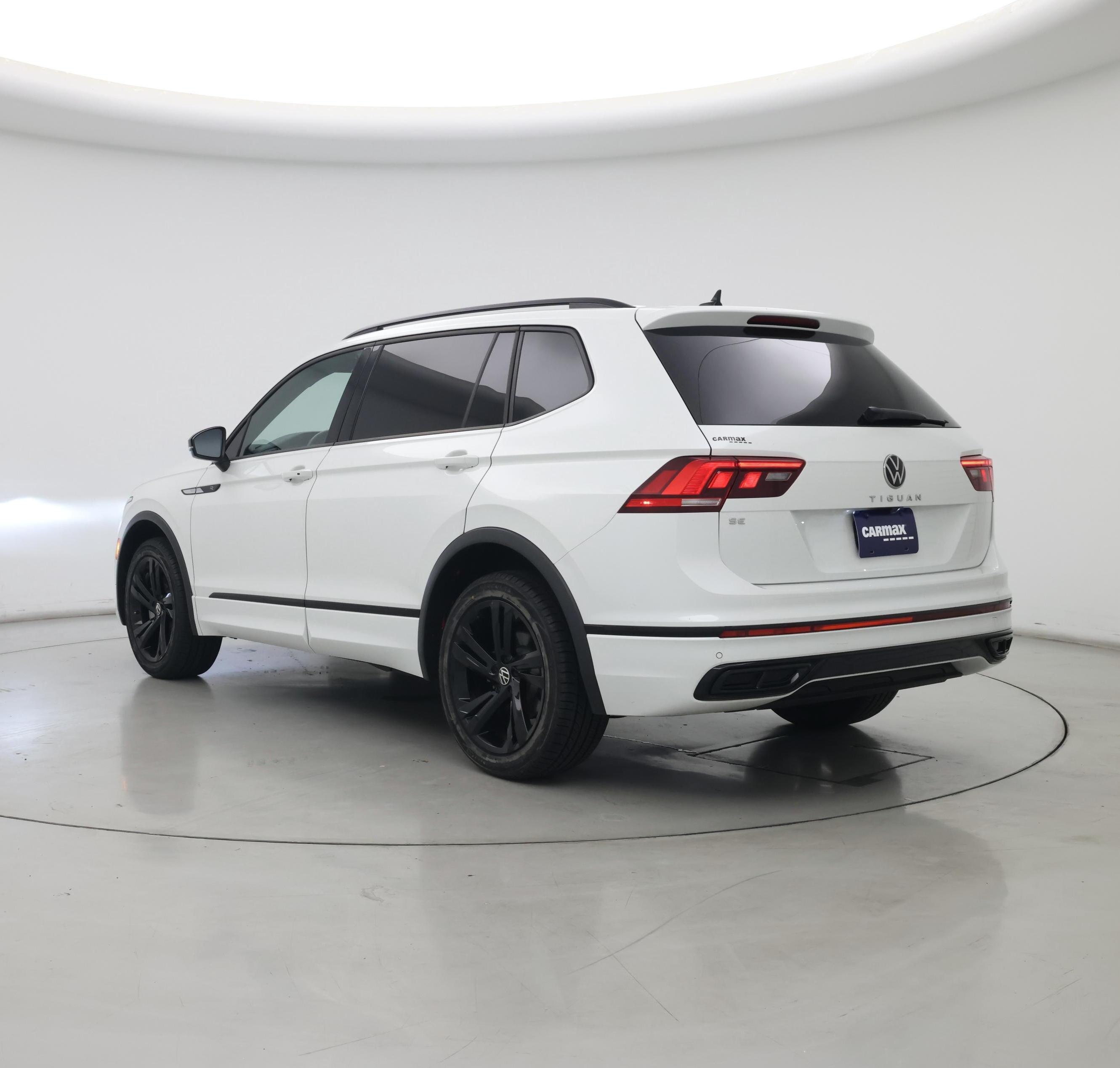 Thumbnail: 2023 Volkswagen Tiguan - 2