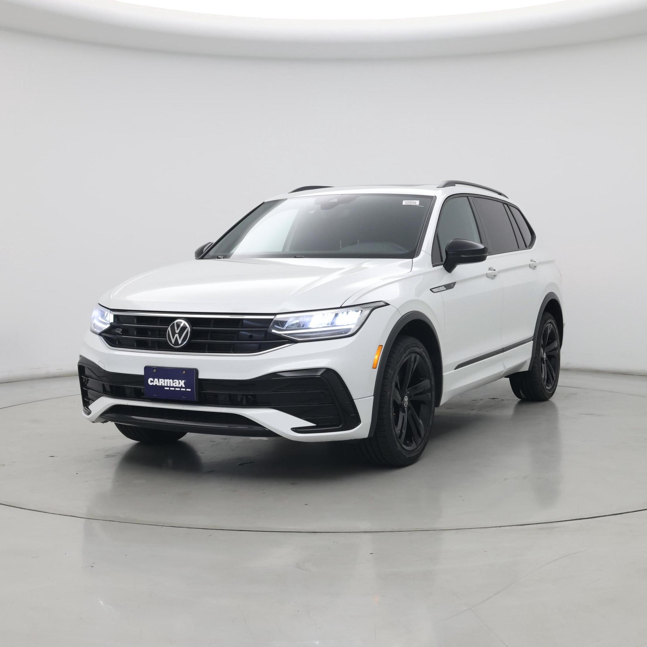 Thumbnail: 2023 Volkswagen Tiguan - 4