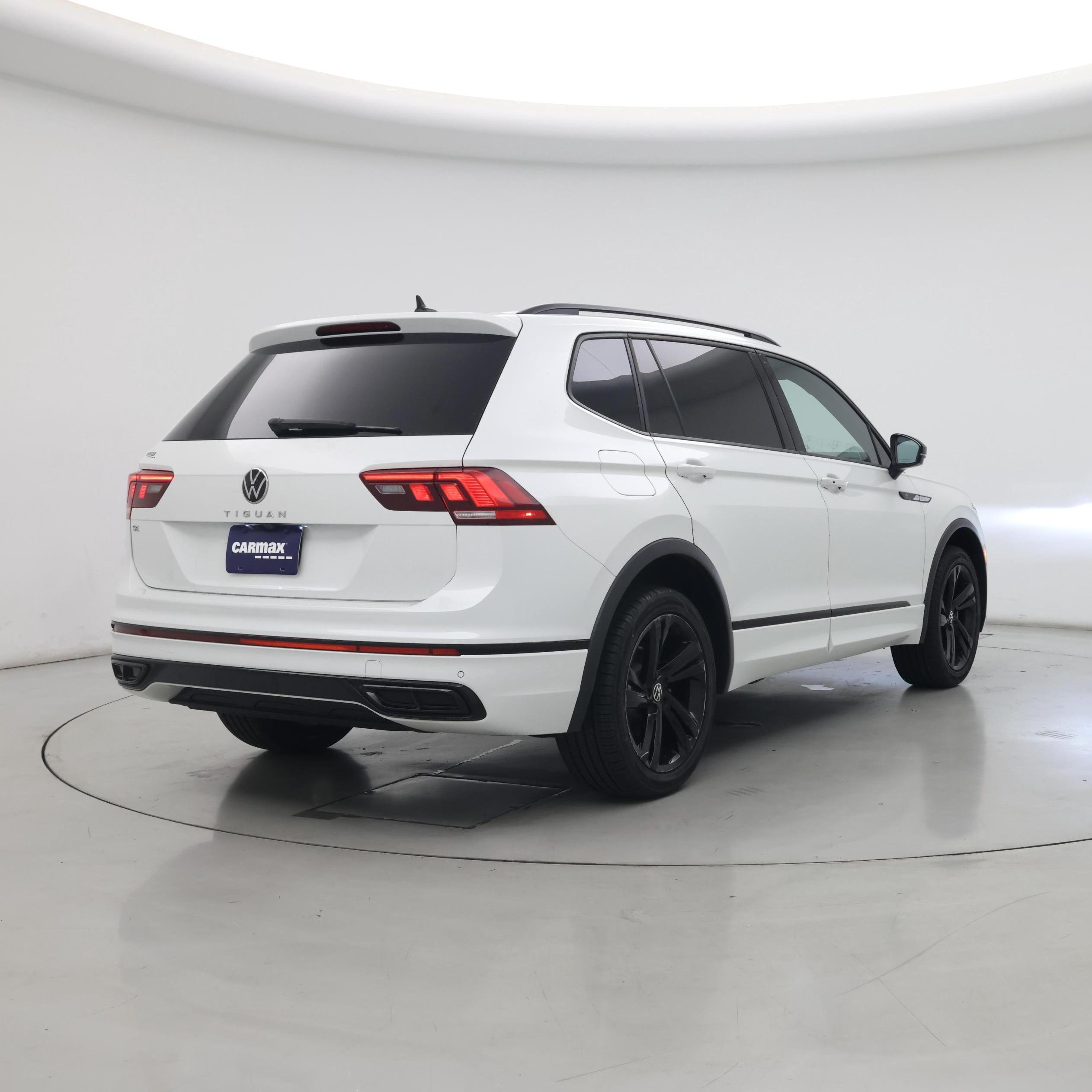 Thumbnail: 2023 Volkswagen Tiguan - 8