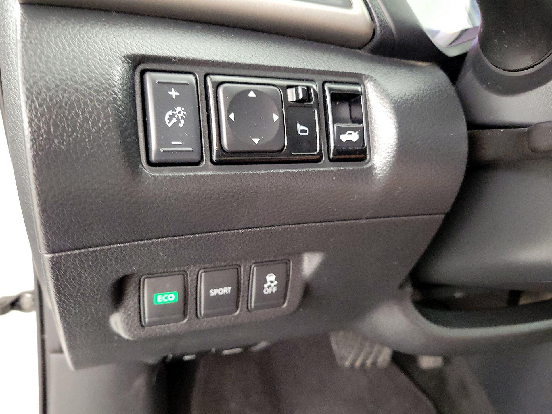 Thumbnail: 2014 Nissan Sentra - 13