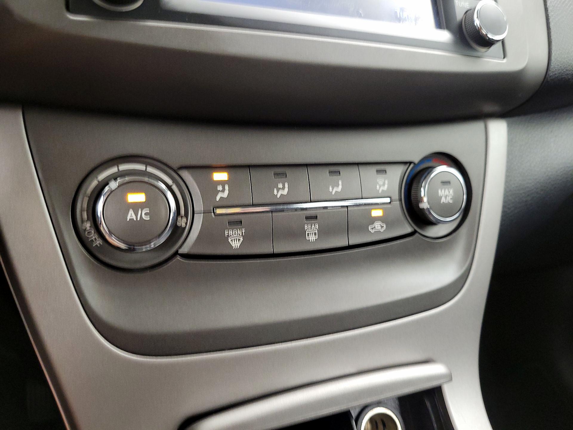 Thumbnail: 2014 Nissan Sentra - 17