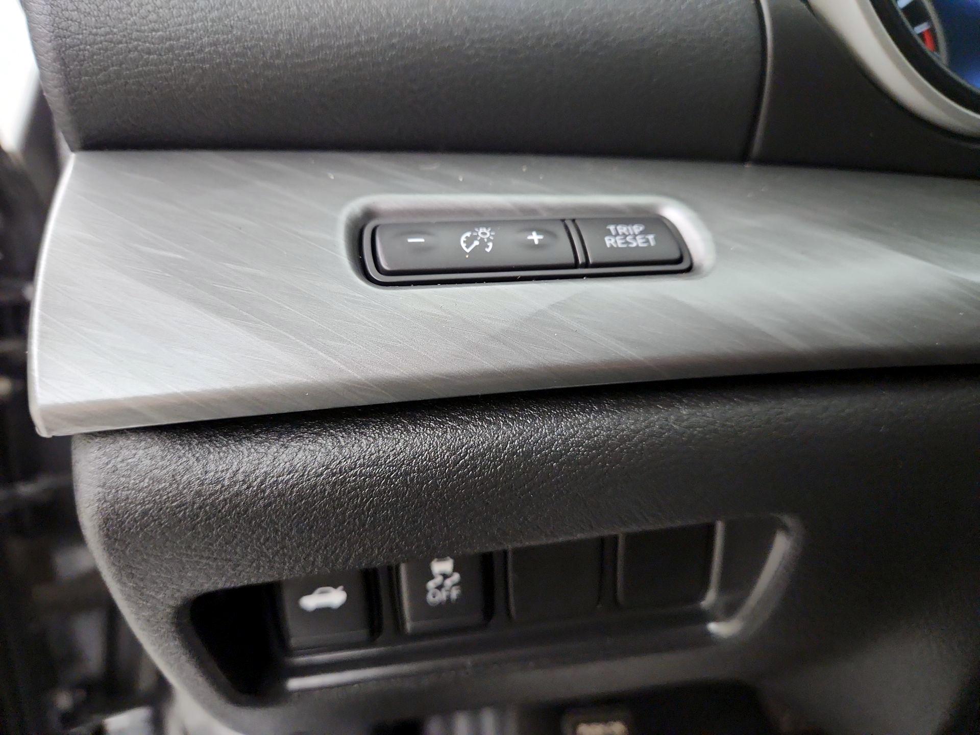 Thumbnail: 2017 Nissan Maxima - 13