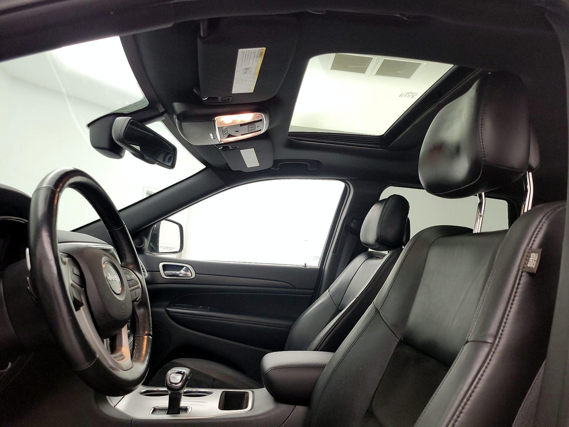 Thumbnail: 2015 Jeep Grand Cherokee - 19