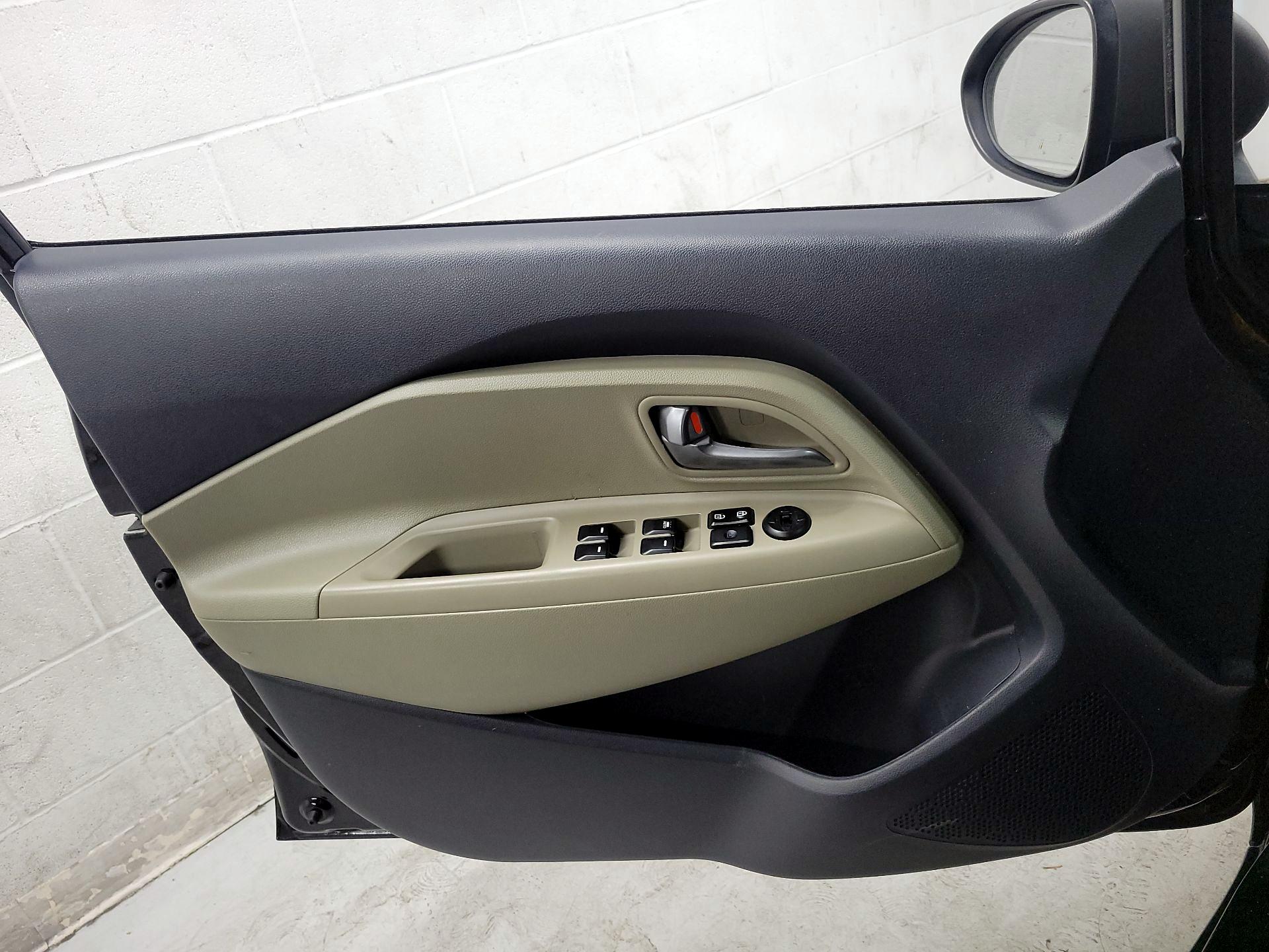 Thumbnail: 2015 Kia Rio - 12