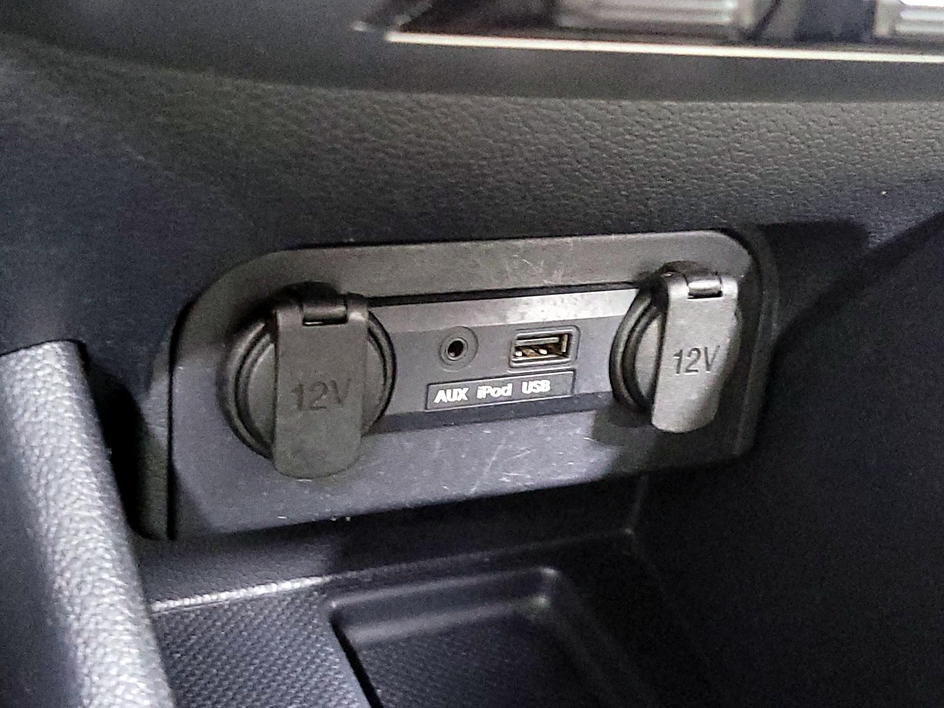 Thumbnail: 2015 Kia Rio - 16