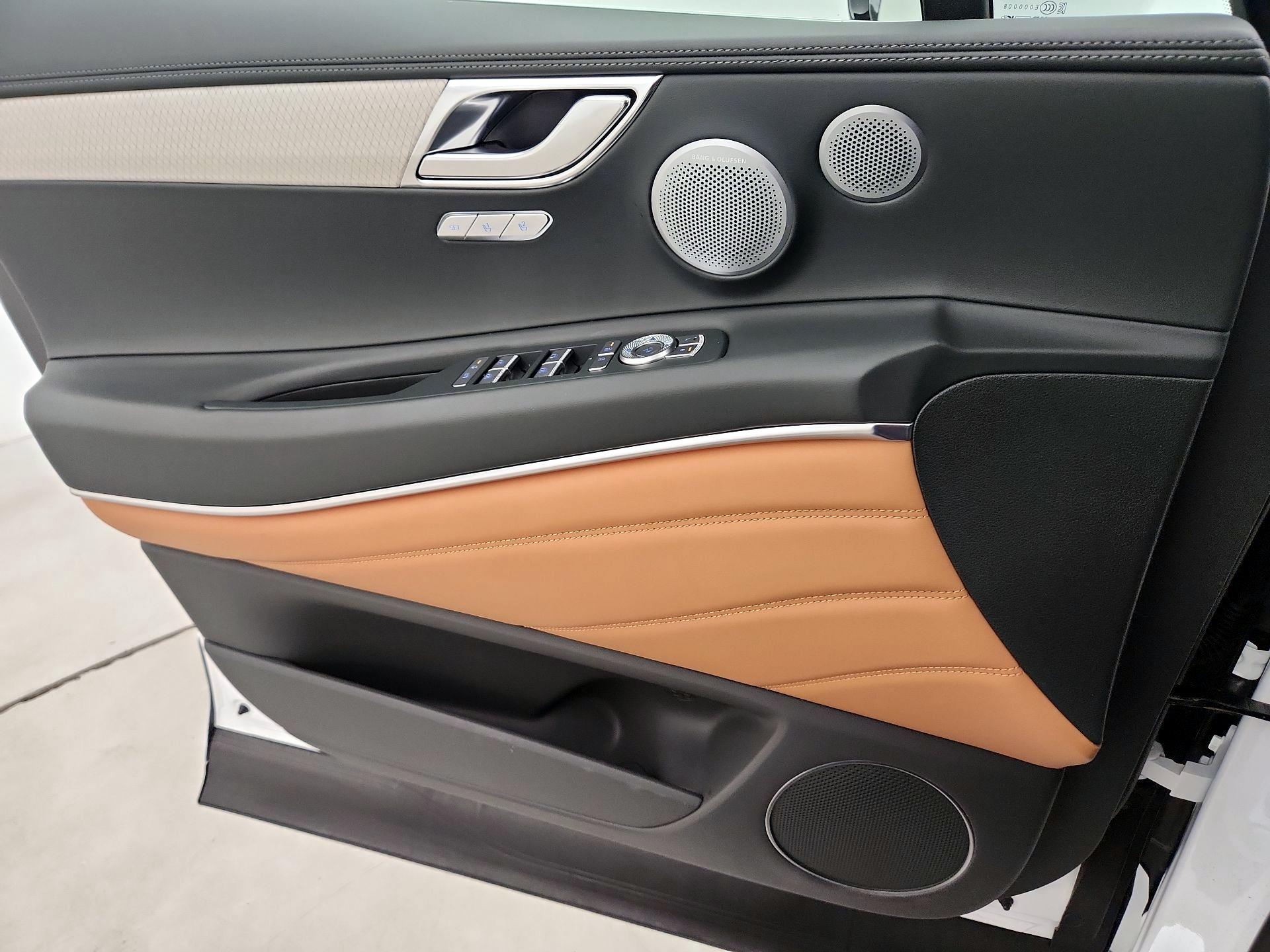 Thumbnail: 2025 Genesis GV80 - 12