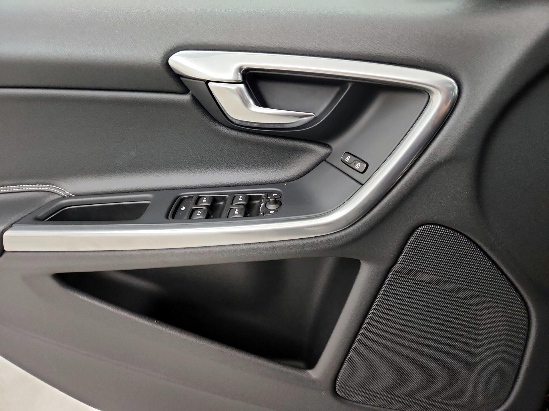 Thumbnail: 2015 Volvo S60 - 12