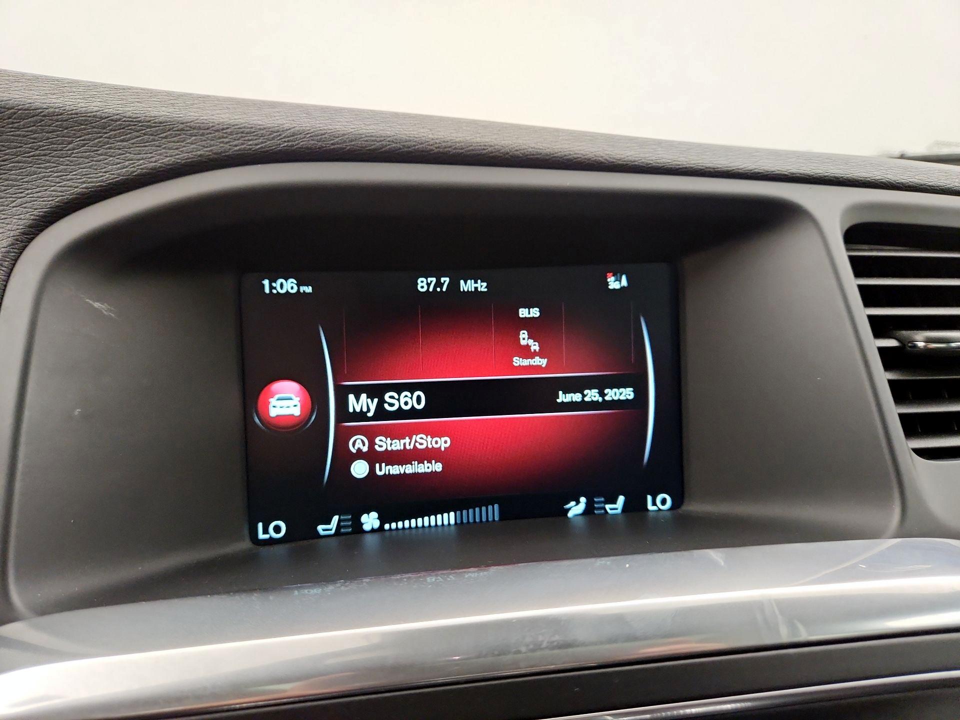 Thumbnail: 2015 Volvo S60 - 15