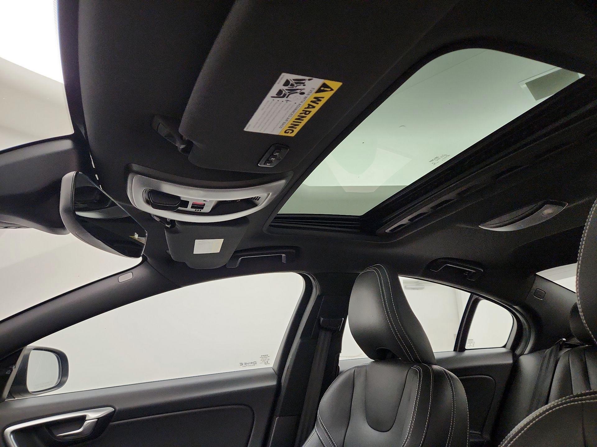 Thumbnail: 2015 Volvo S60 - 18