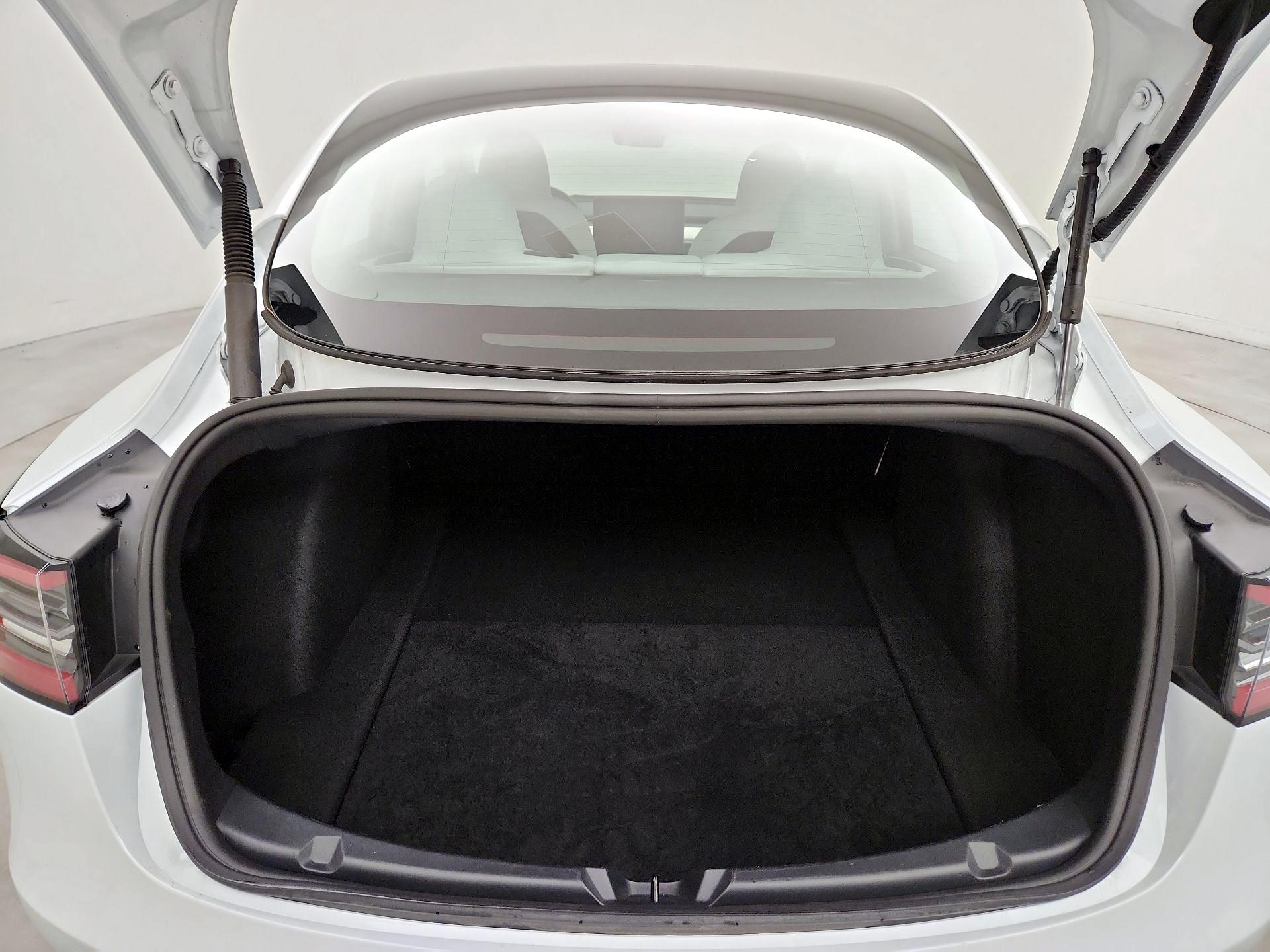 Thumbnail: 2023 Tesla Model 3 - 18