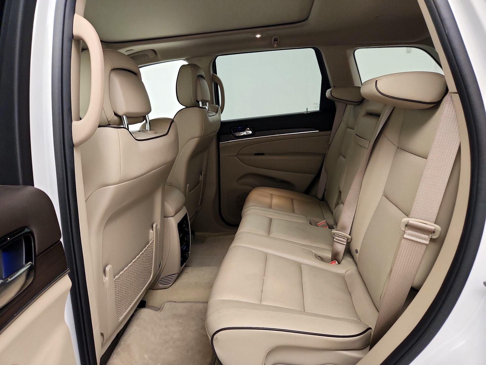 Thumbnail: 2021 Jeep Grand Cherokee - 20