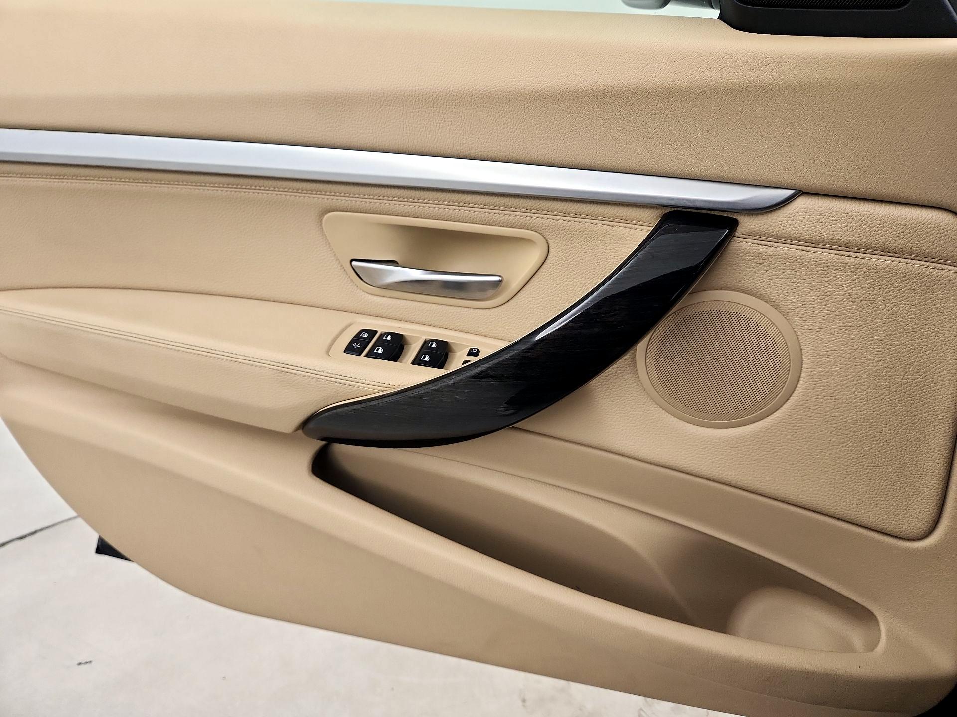 Thumbnail: 2016 BMW 3 Series - 12