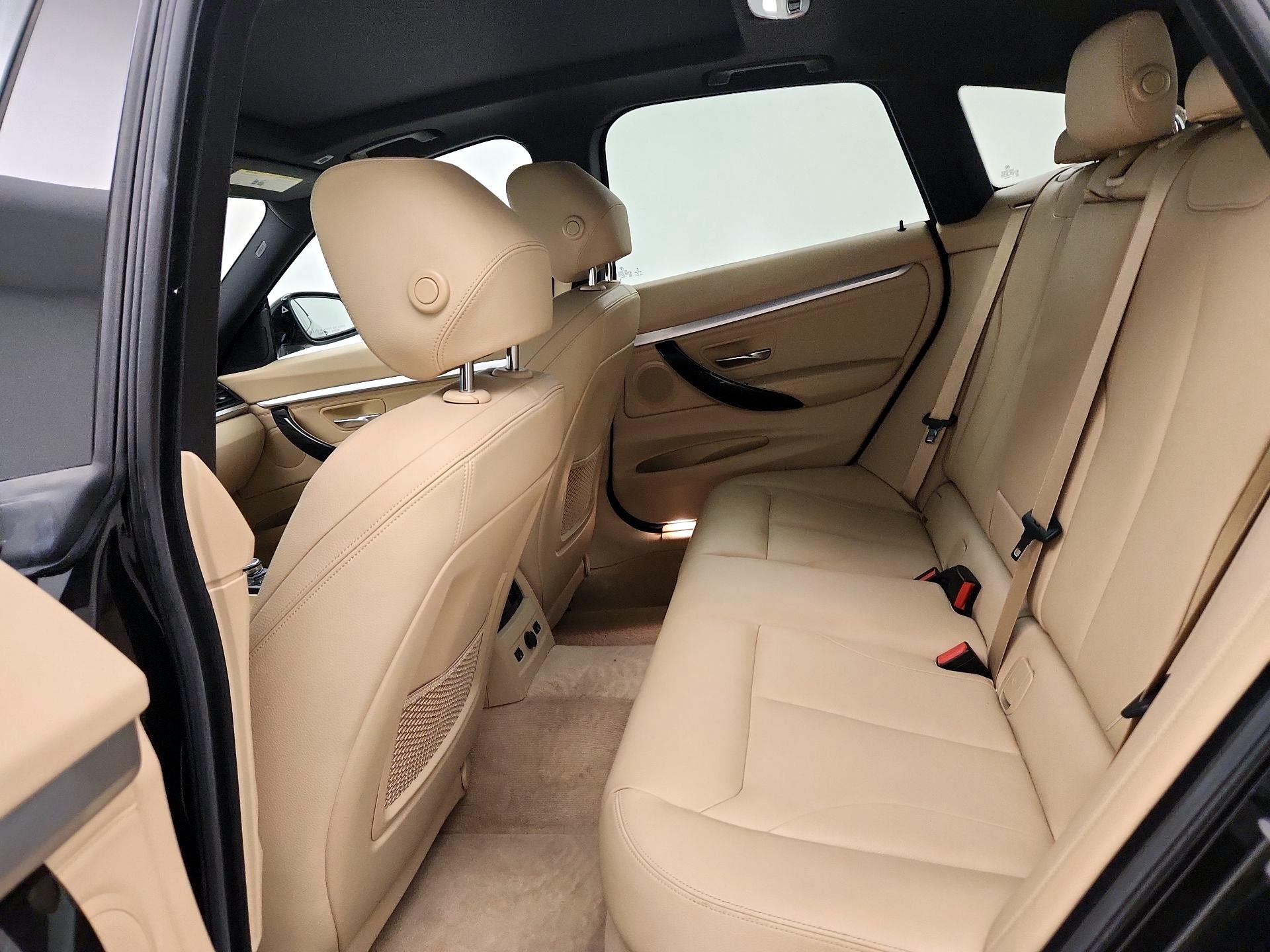 Thumbnail: 2016 BMW 3 Series - 19