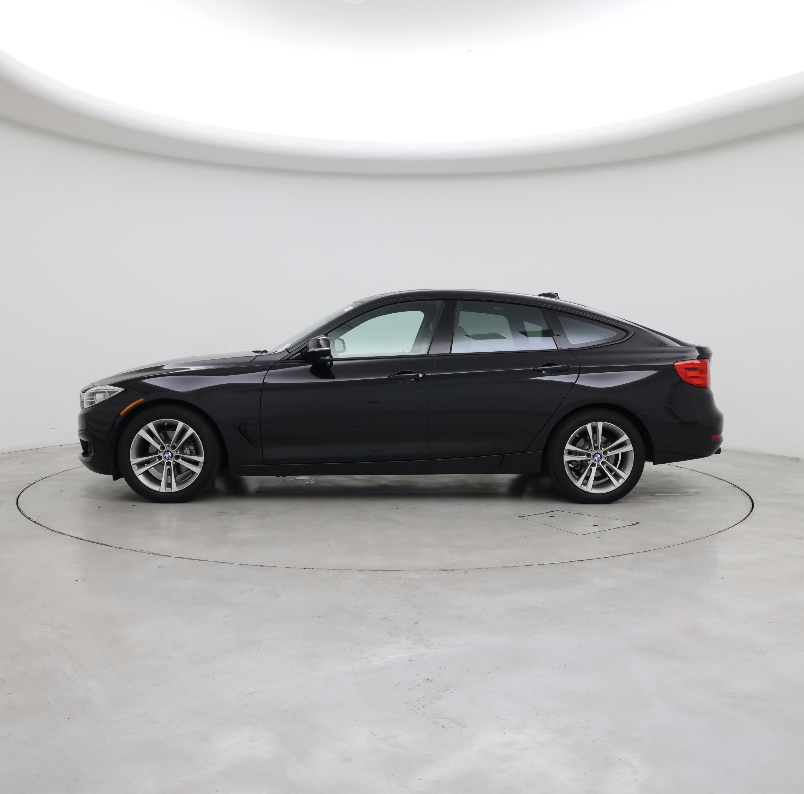 Thumbnail: 2016 BMW 3 Series - 3