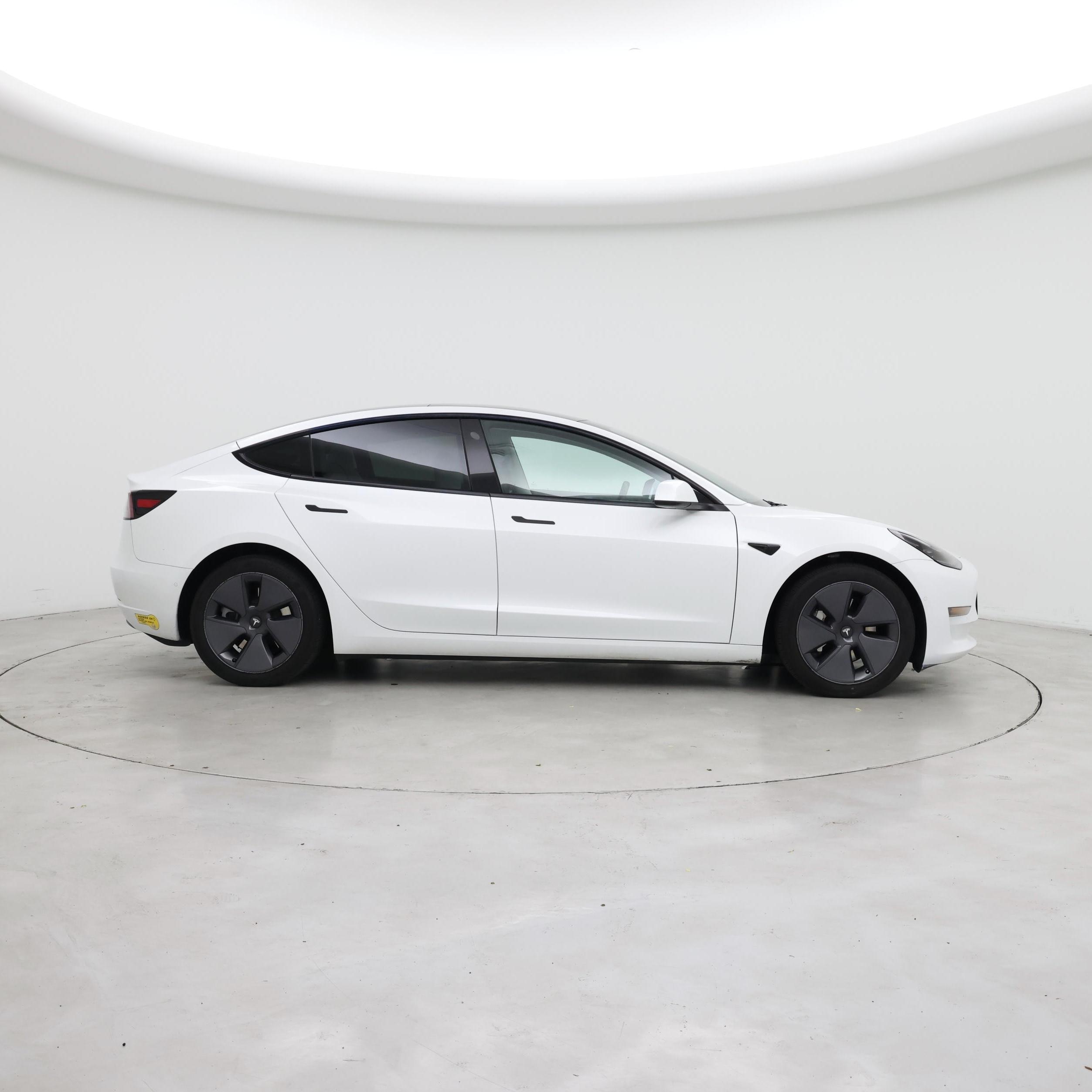 Thumbnail: 2022 Tesla Model 3 - 7