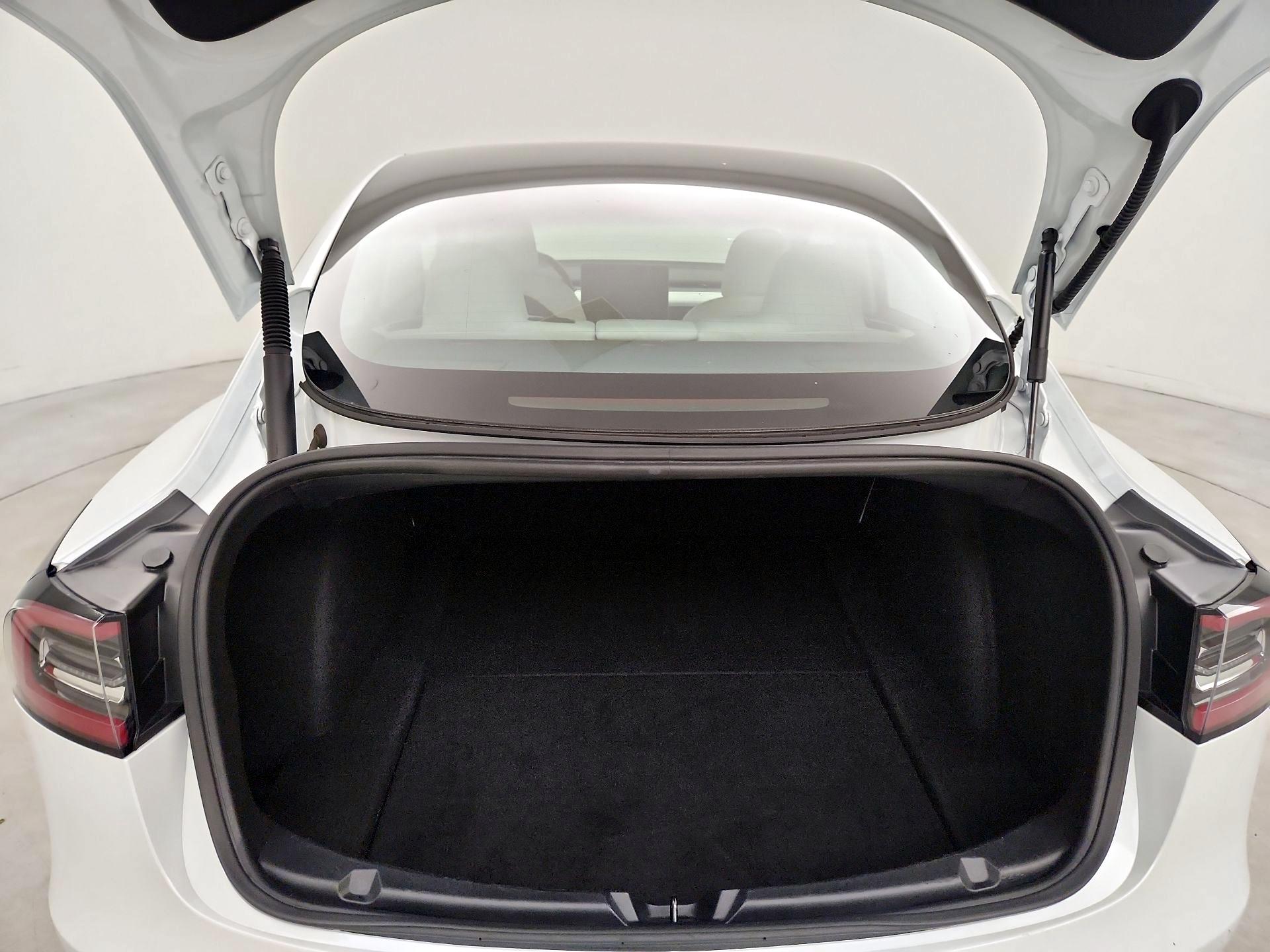 Thumbnail: 2022 Tesla Model 3 - 18