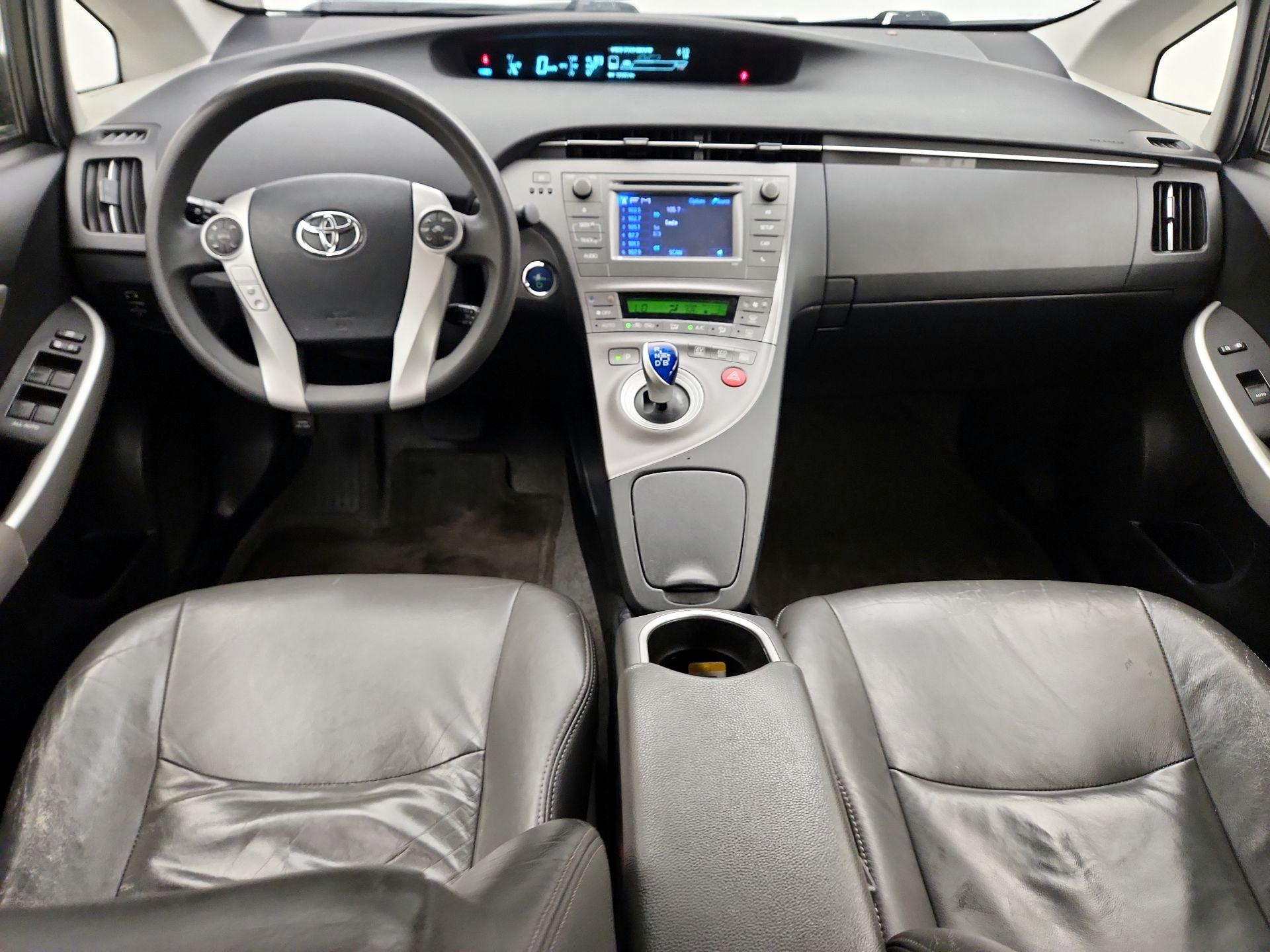 Thumbnail: 2015 Toyota Prius - 9