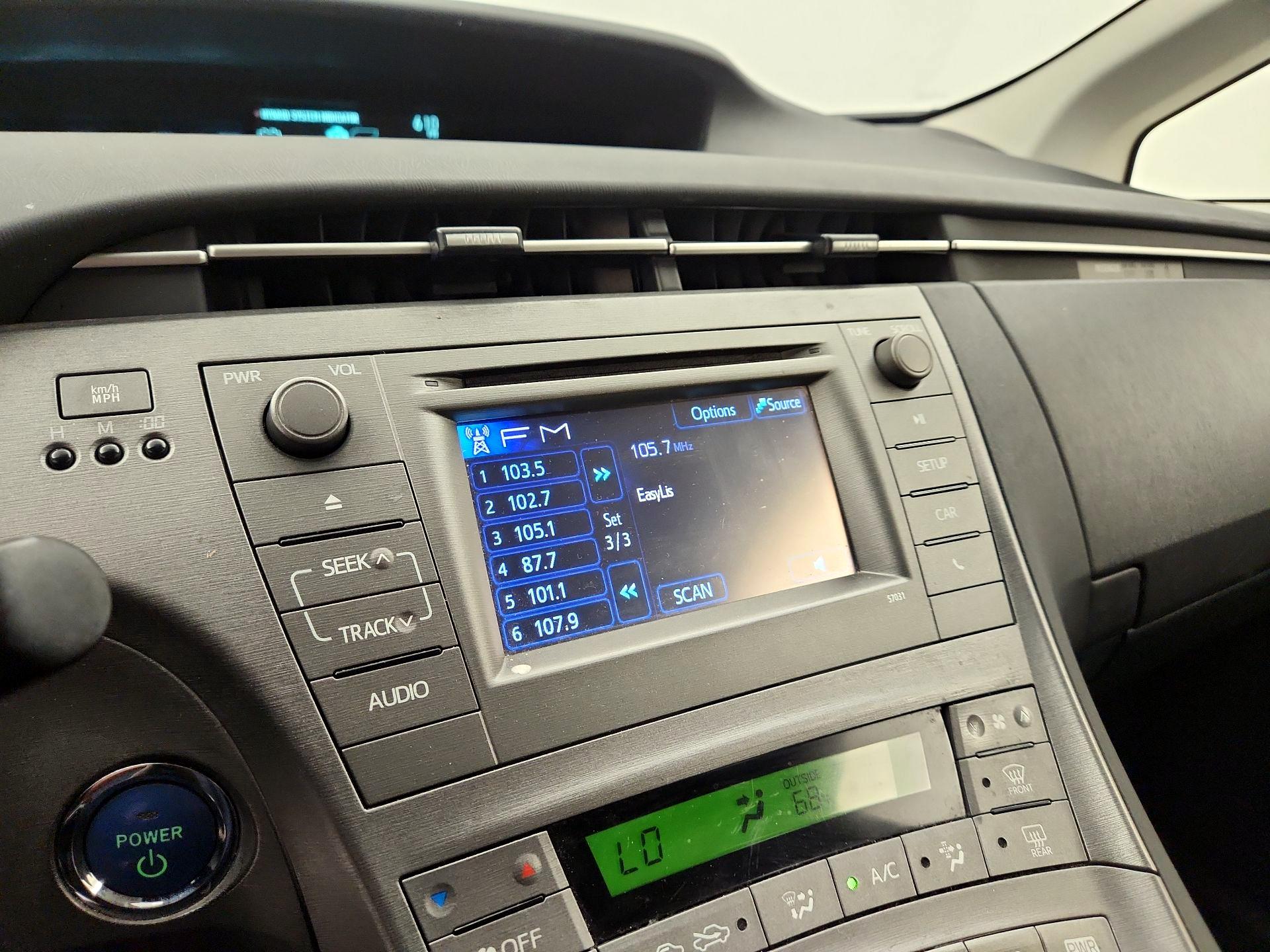 Thumbnail: 2015 Toyota Prius - 15