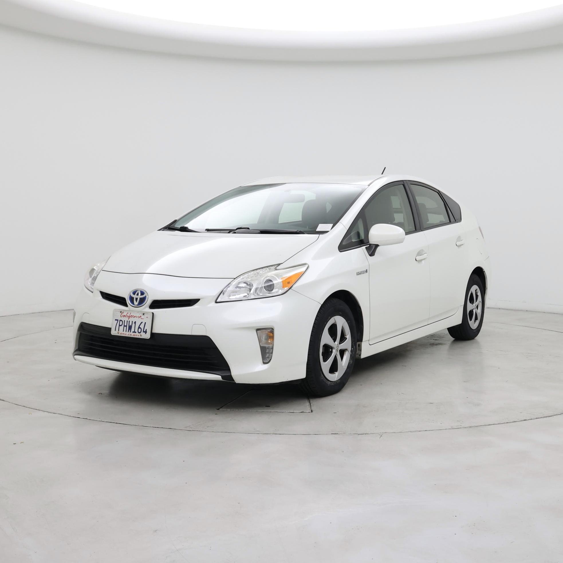 Thumbnail: 2015 Toyota Prius - 4
