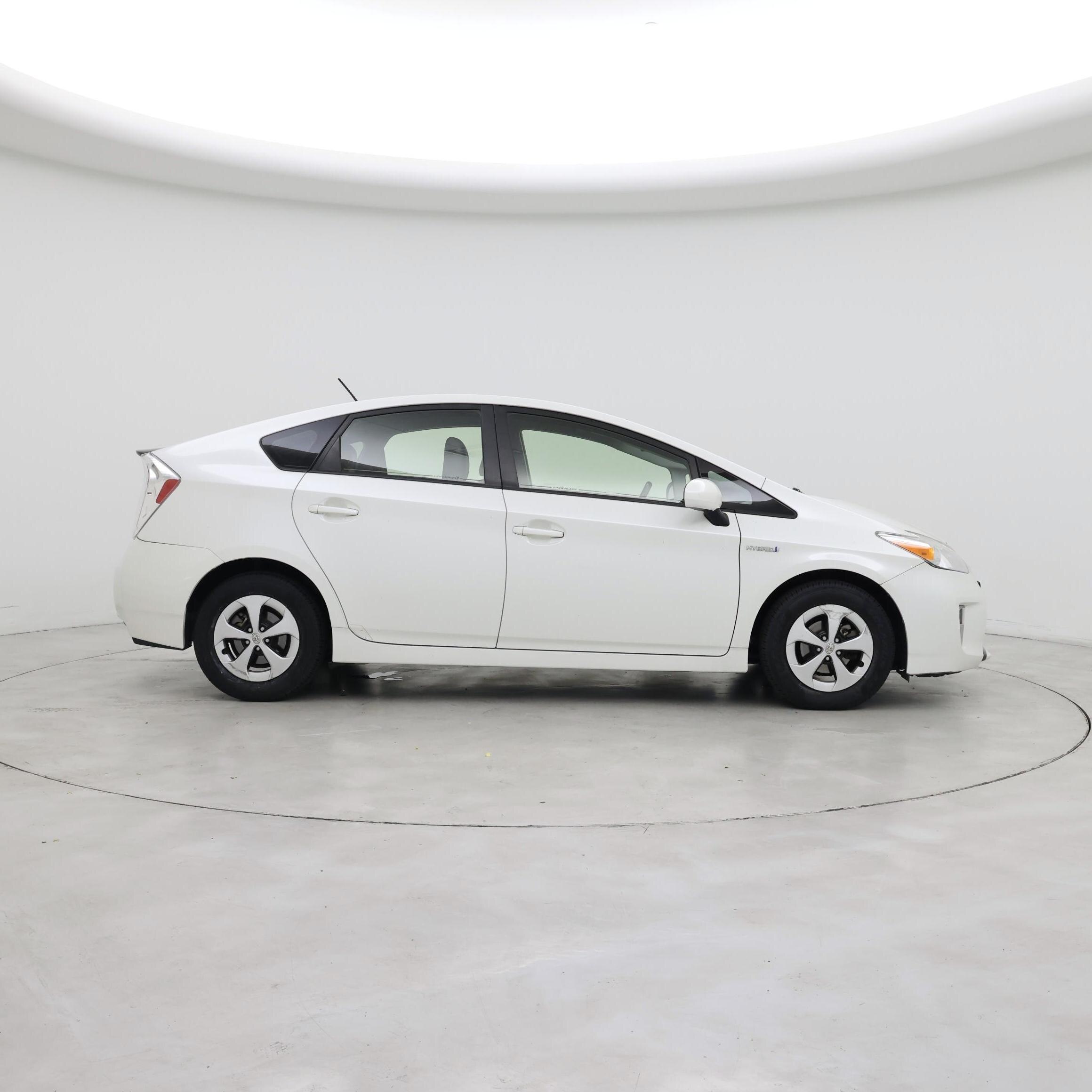 Thumbnail: 2015 Toyota Prius - 7