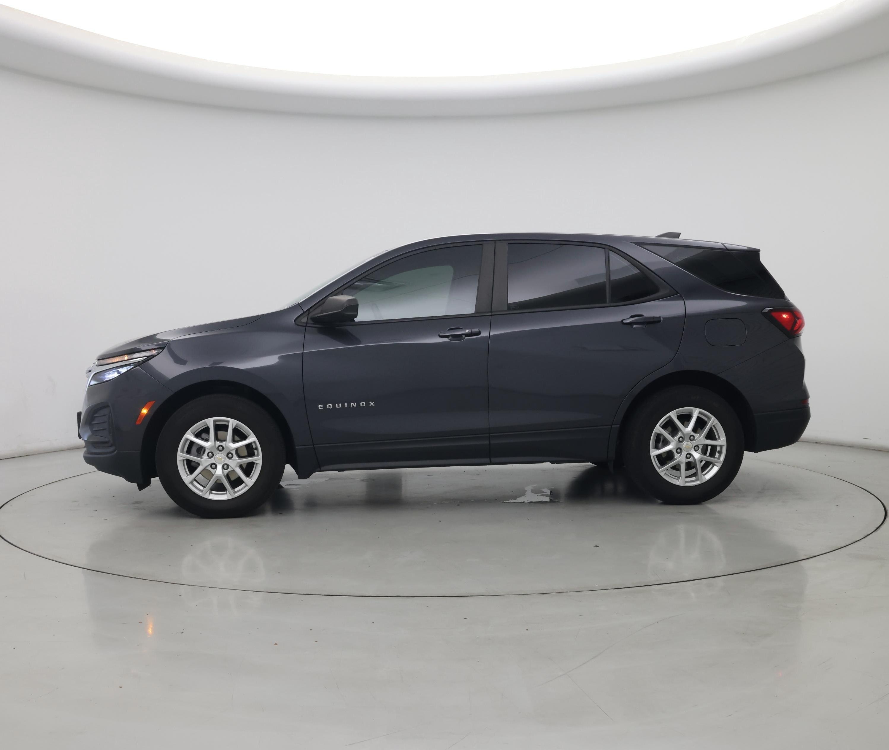 Thumbnail: 2022 Chevrolet Equinox - 3