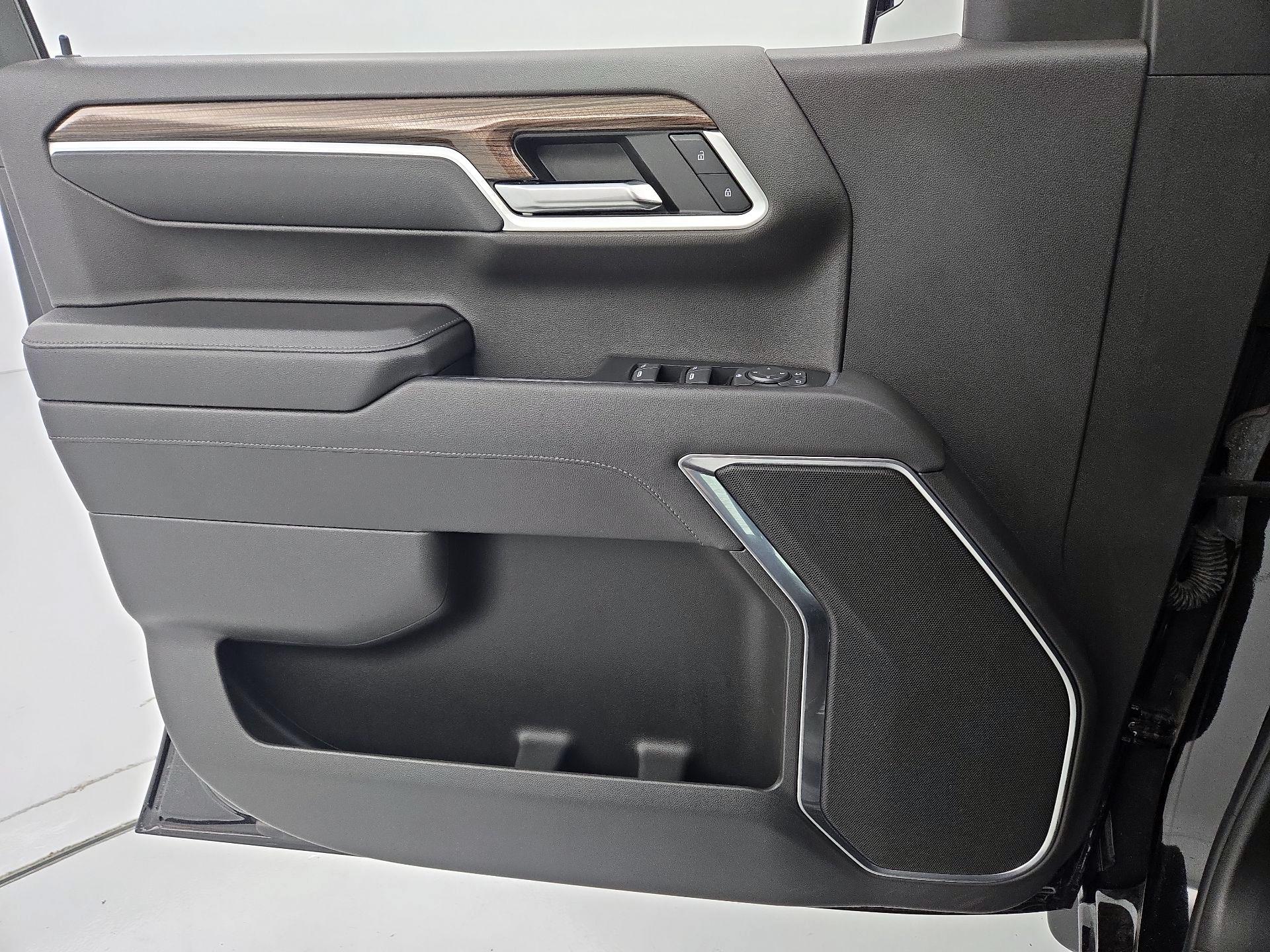 Thumbnail: 2022 Chevrolet Silverado 1500 - 12